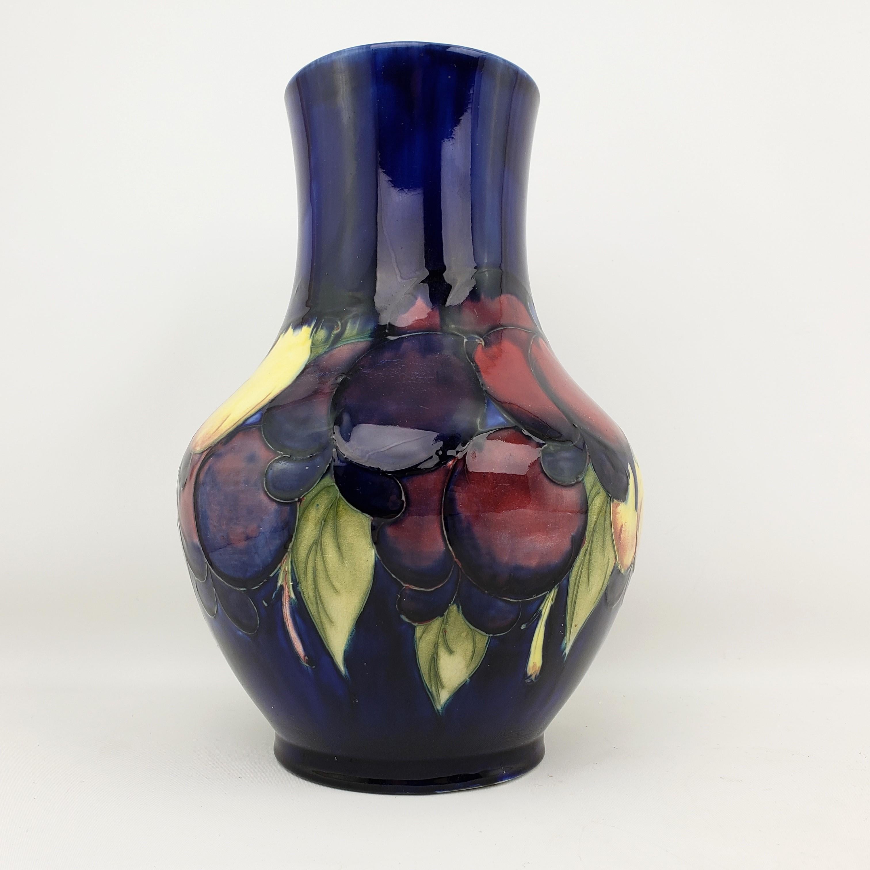 William Moorcroft Wisteria Vase In Good Condition In Hamilton, Ontario