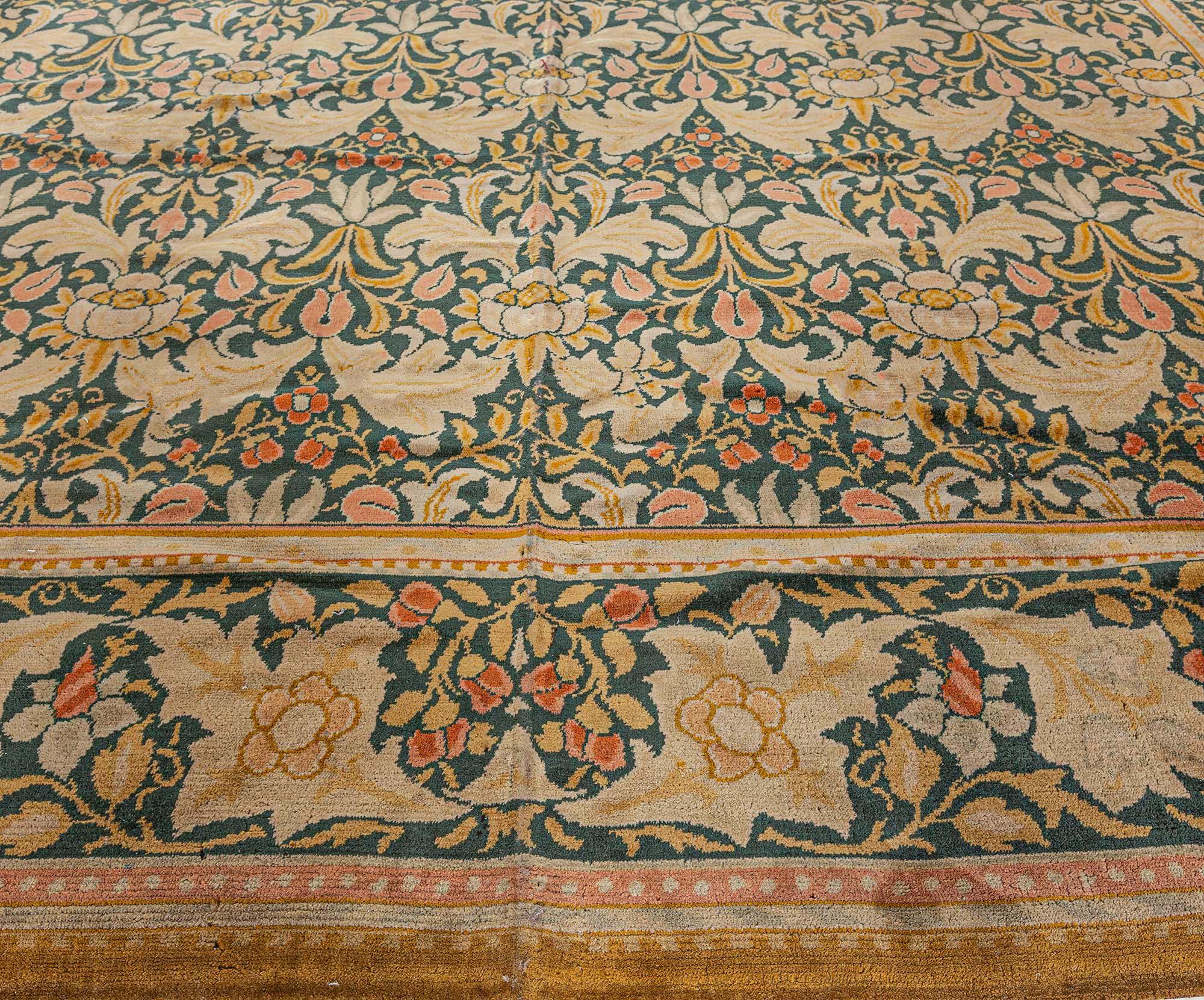 William Morris machine made English carpet Circa 1920 In Good Condition For Sale In New York, NY