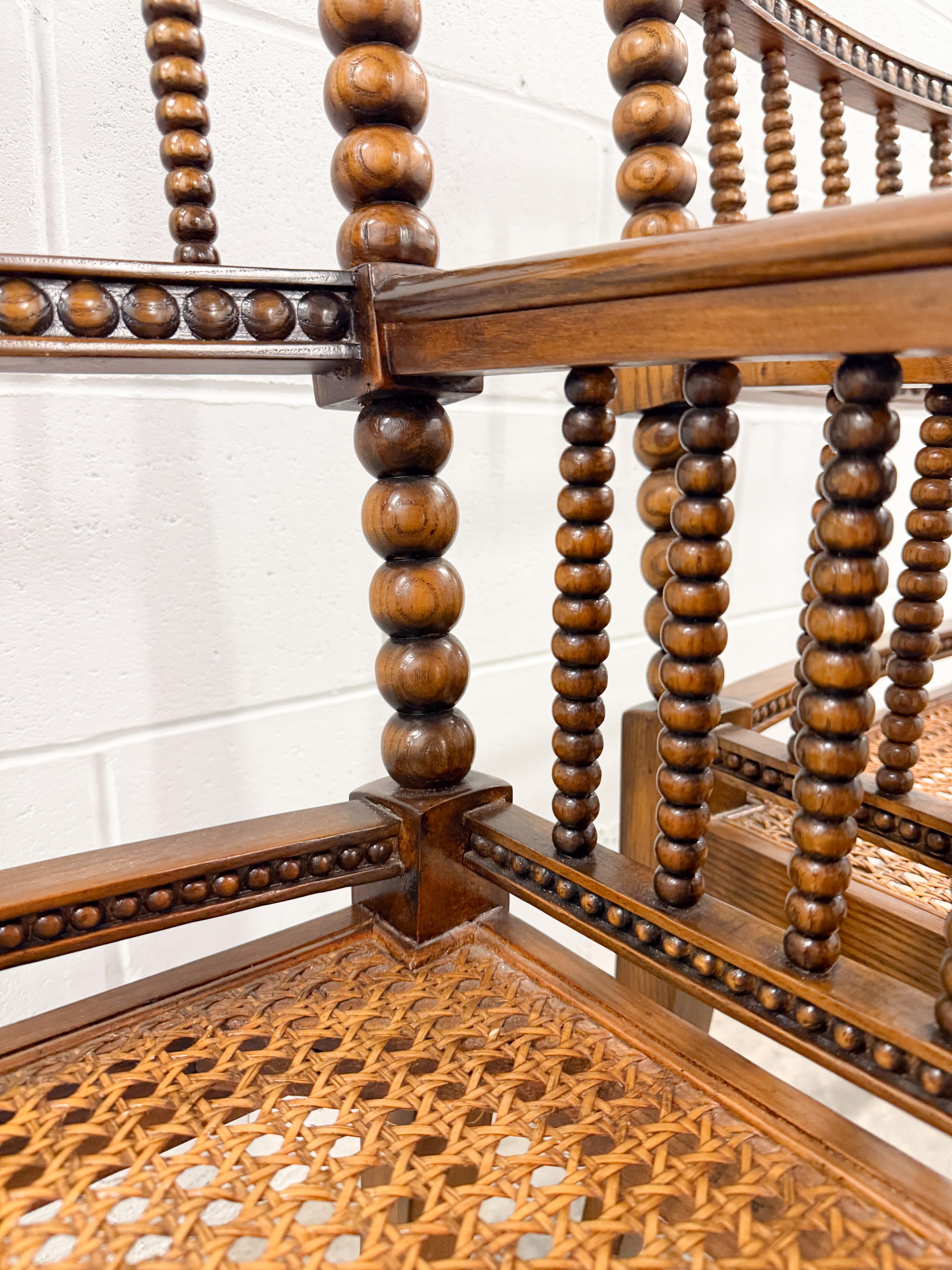 Sillas de caña torneada estilo William Morris Mediados de siglo en venta 6