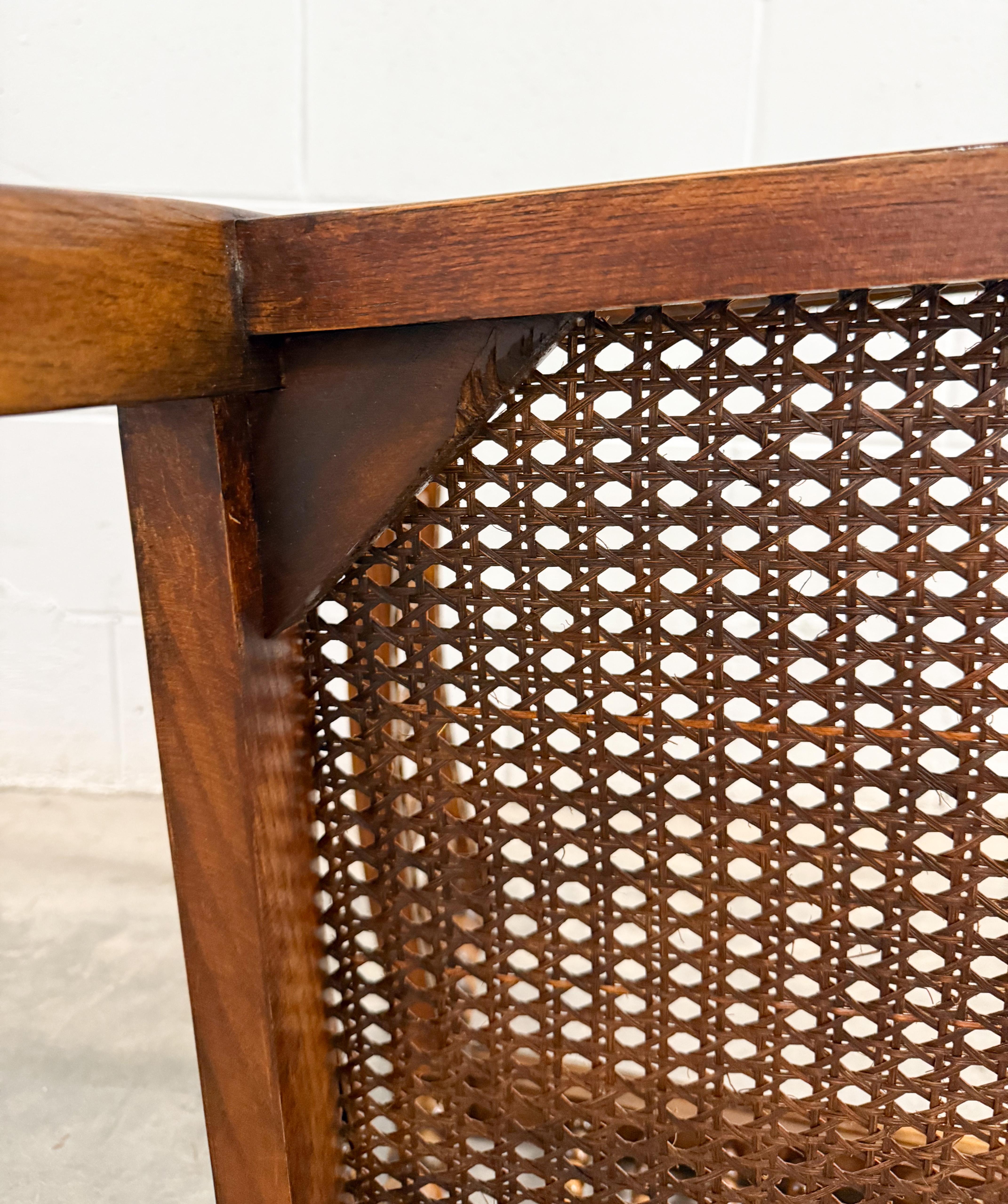 Sillas de caña torneada estilo William Morris Mediados de siglo en venta 10