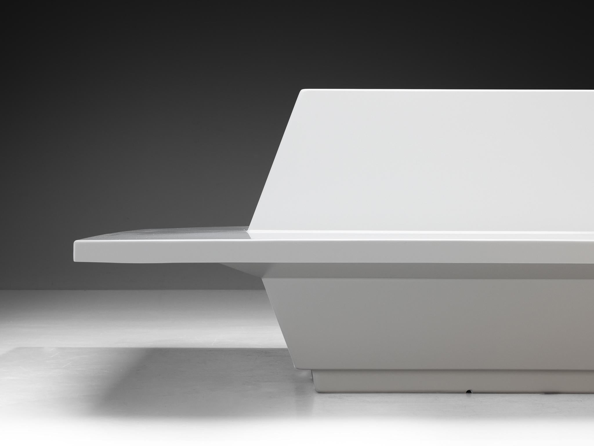 William P. Taylor for Sintoform Square Planter Bench In Good Condition For Sale In Waalwijk, NL