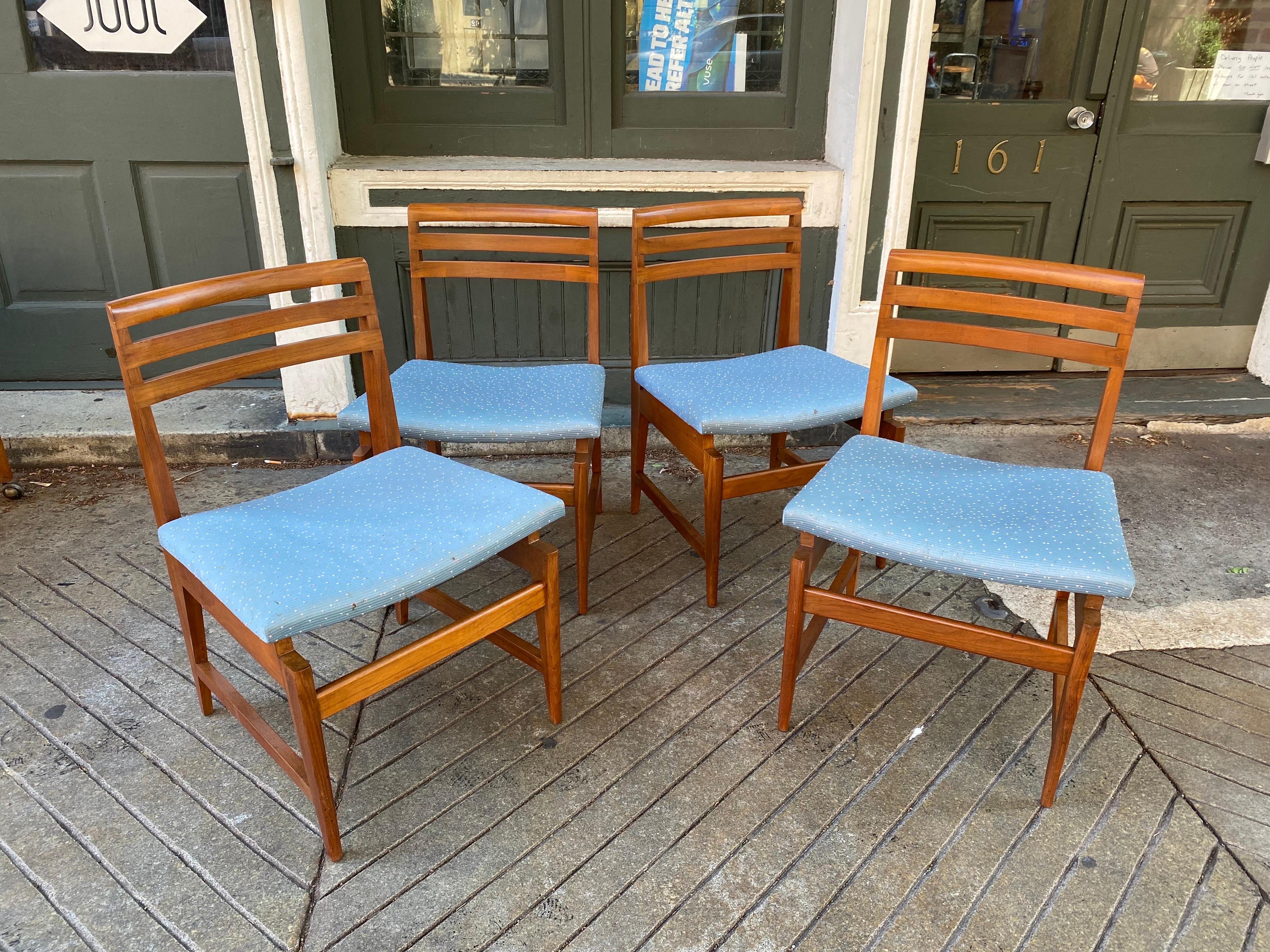 William Pahlmann for Hastings set of 4 dining chairs. Beautiful well constructed chairs with a unique construction! Seat has a floating quality as it sits above the legs. Very Solid, seats need to be redone. Wood is clean original condition!