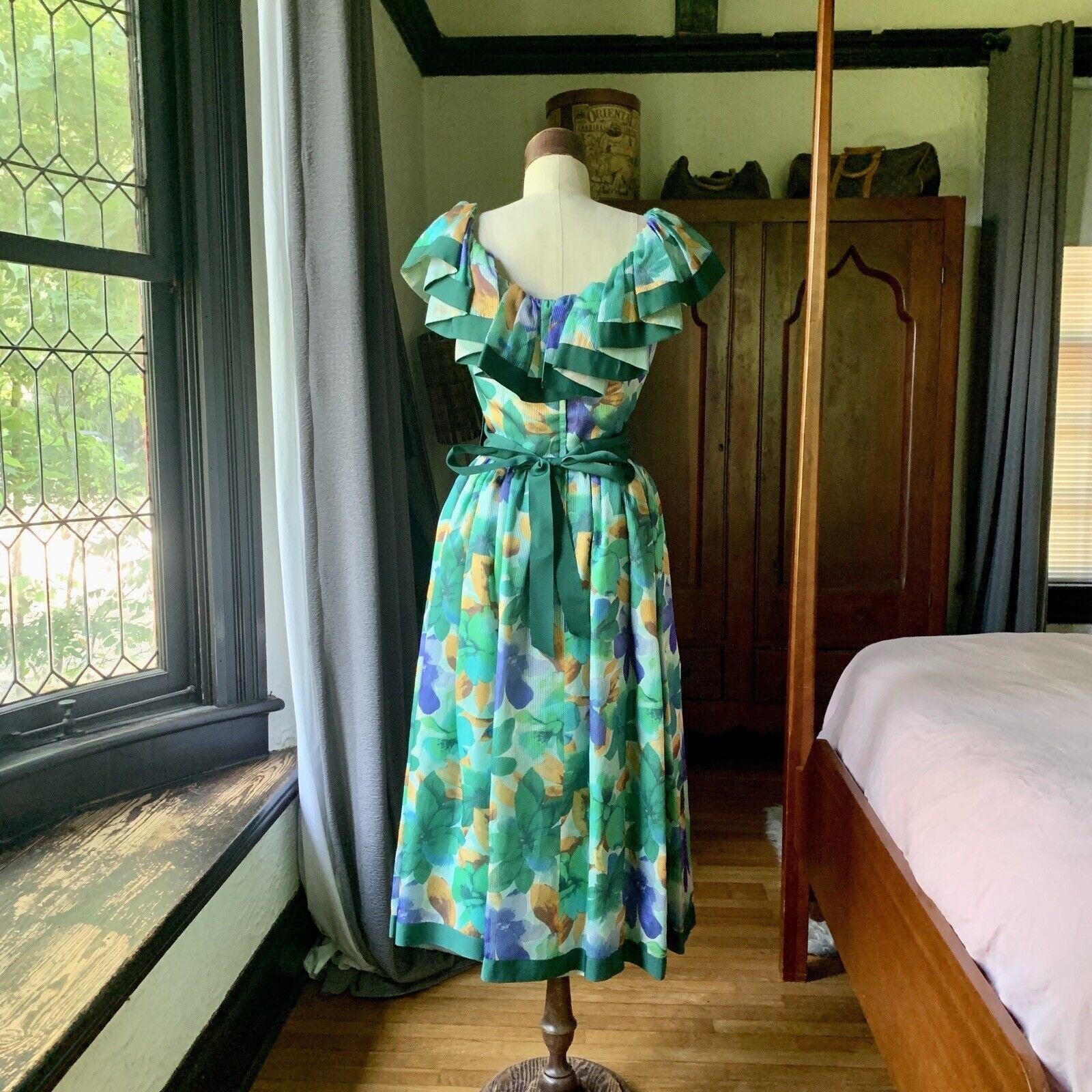 WILLIAM PEARSON Designer Vintage Floral Green Dress Ribbon Ruffle Off Shoulder 8 For Sale 4