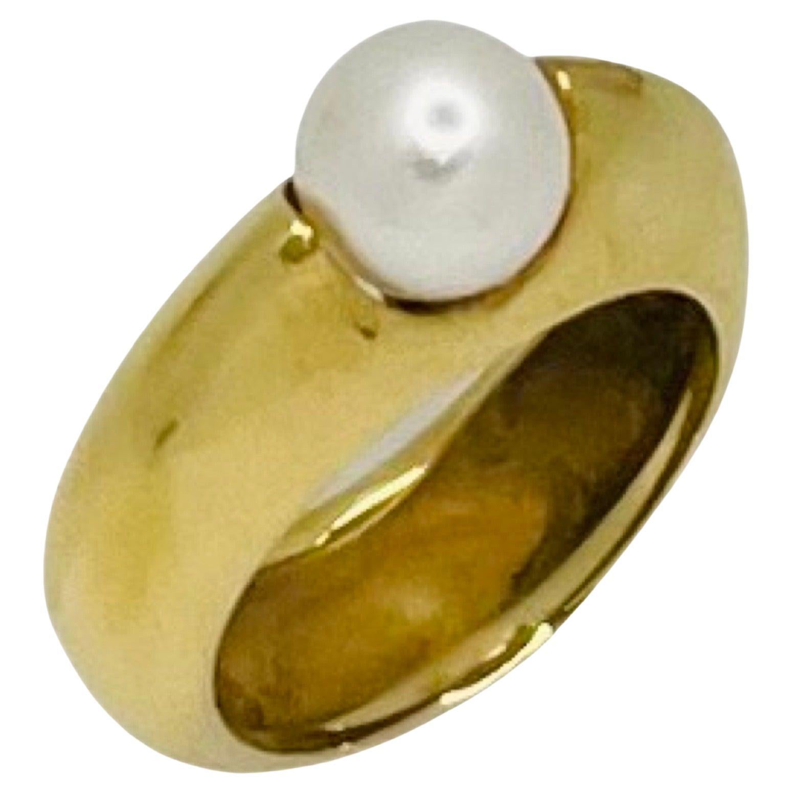 William Richey 18K Yellow Gold Japanese Akoya Pearl Ring with a Euro Shank For Sale