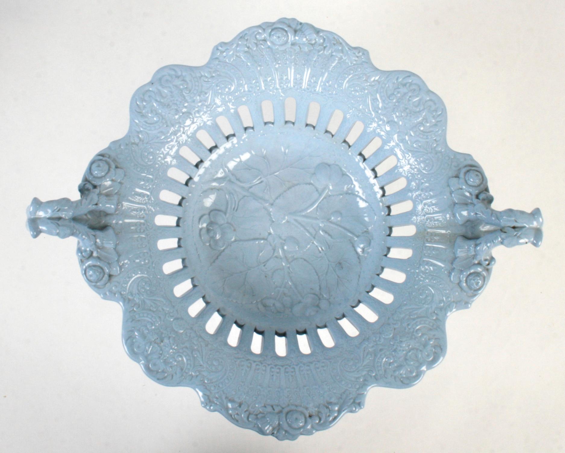 William Ridgway & Co. Blue Relief Molded Staffordshire Dinnerware, circa 1830 7
