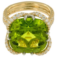 William Rosenberg 18 Karat Yellow Gold 17.14 Ct Peridot with AGL Certified Ring