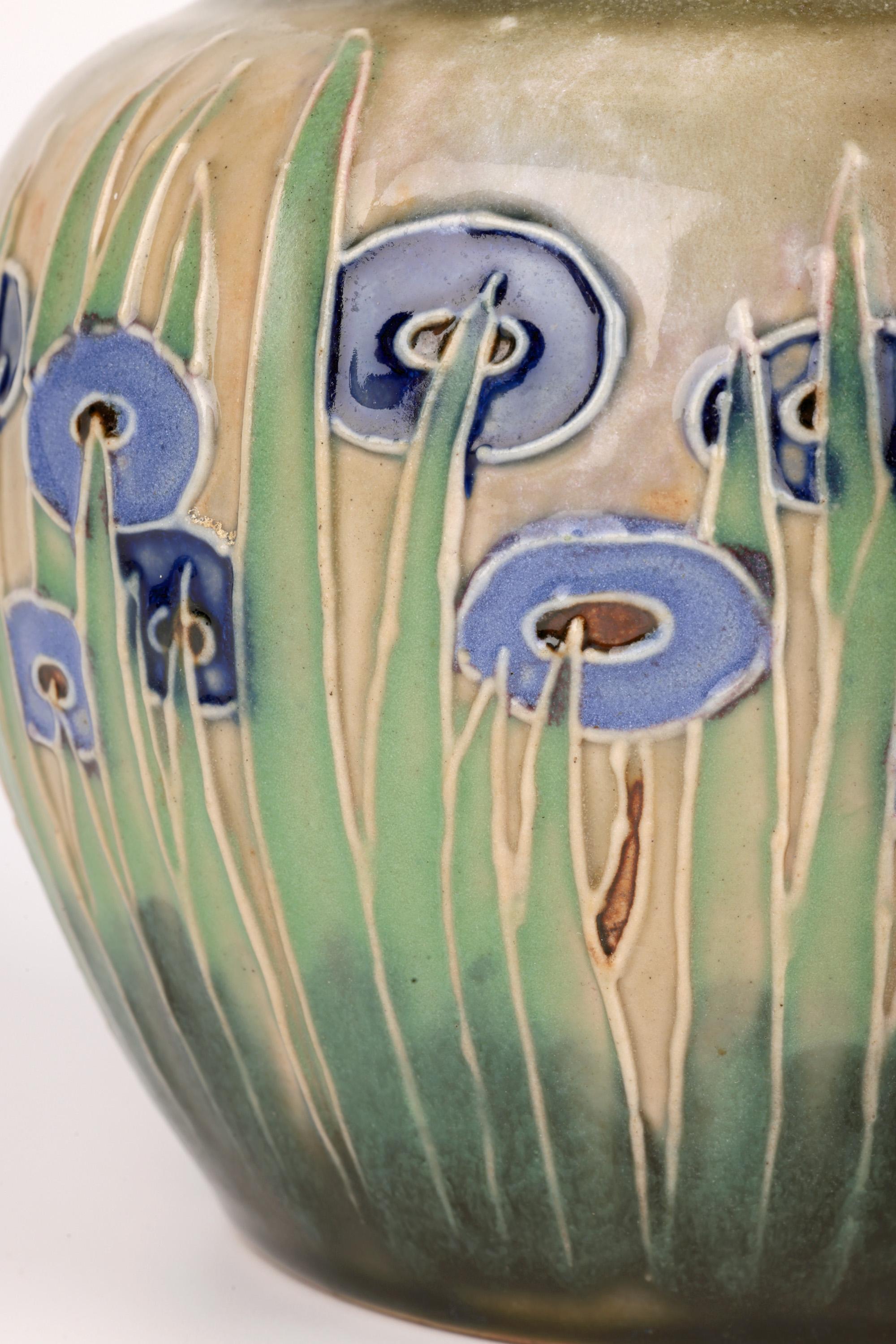 Art déco The Row Rare Doulton Lambeth Art Deco Tube Lined Vase en vente