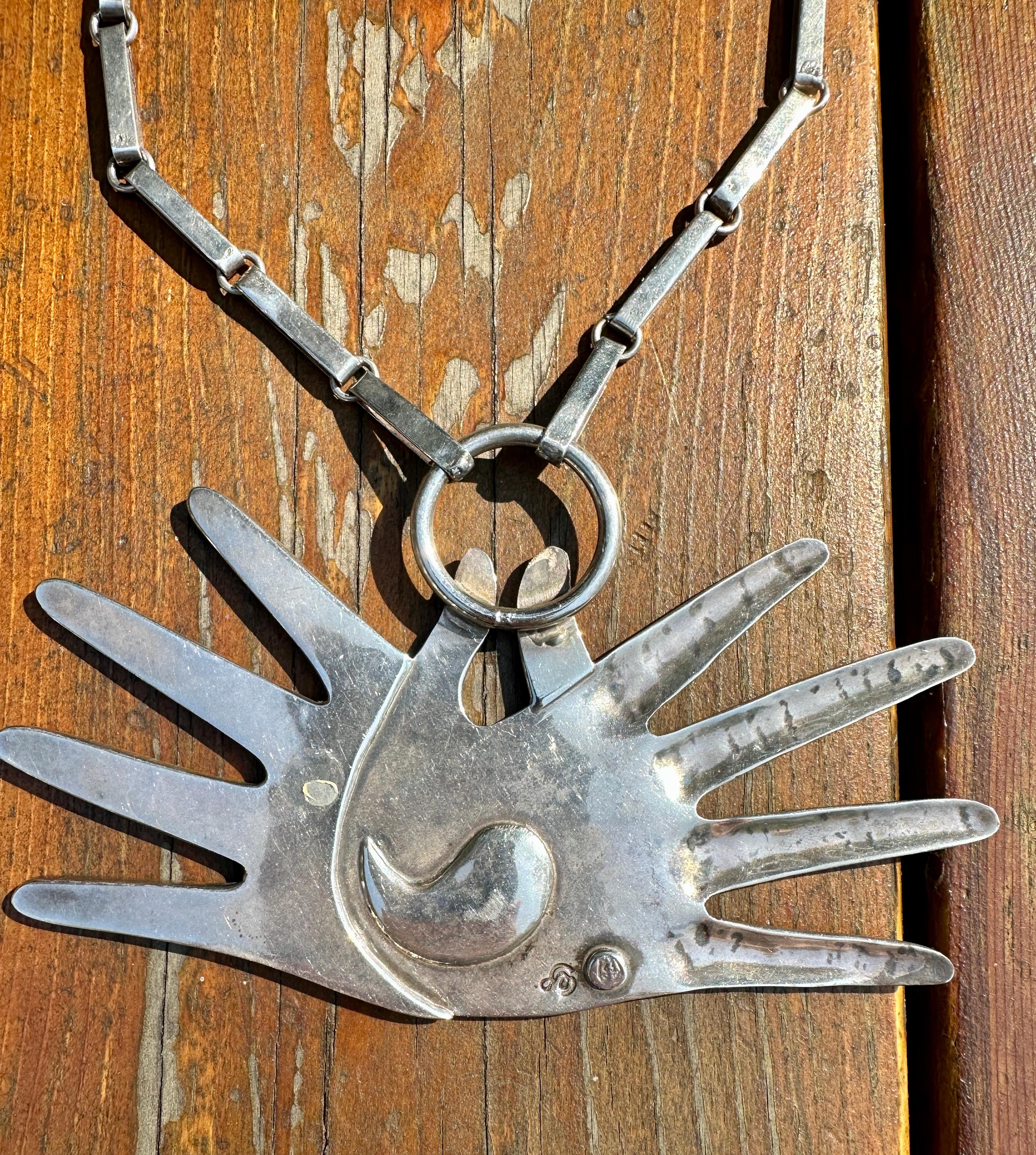 William Spratling Collar de Manos Yin/Yang Incrustación de virutas de piedra dura de plata 1965-1967 en venta 1