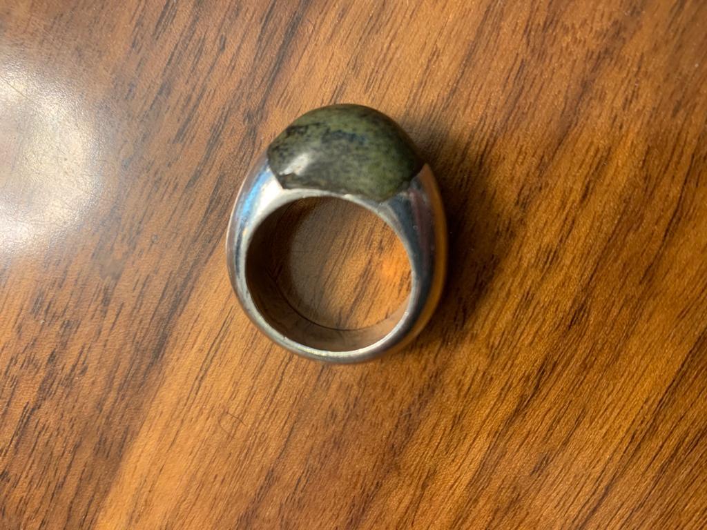 William Spratling Mid-Century Modern Silver and Green Jasper Domed Ring In Good Condition In Mexico City, MX