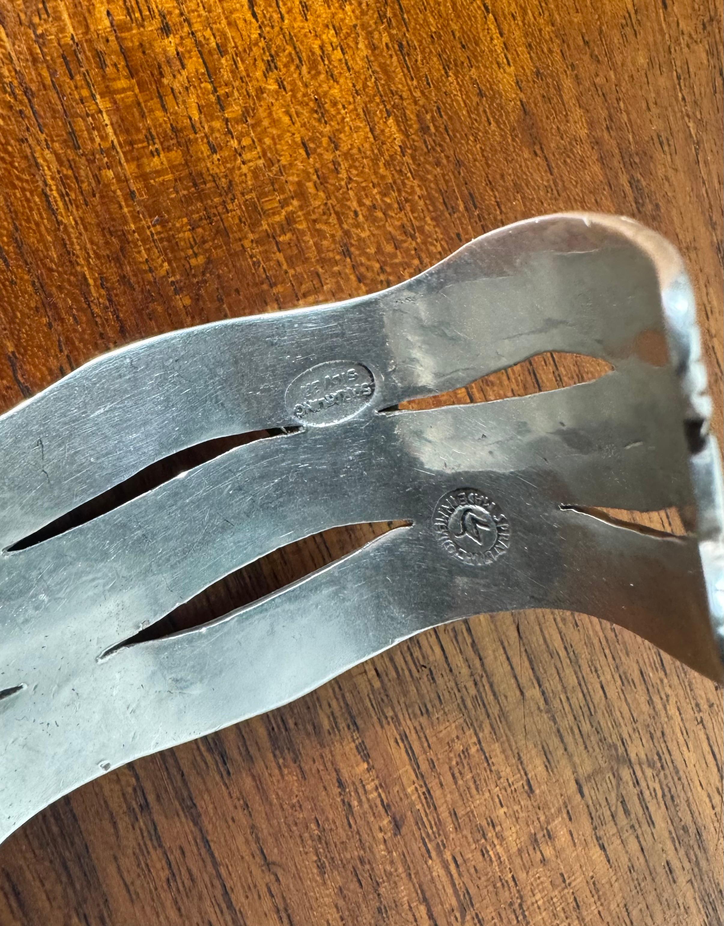 
William Spratling (nato il 22 settembre 1900 a Sonyea, N.S. - morto l'8 agosto 1967 vicino a Taxco, Messico) è stato un designer e architetto americano che ha trascorso più di 30 anni in Messico sviluppando e promuovendo l'artigianato in argento