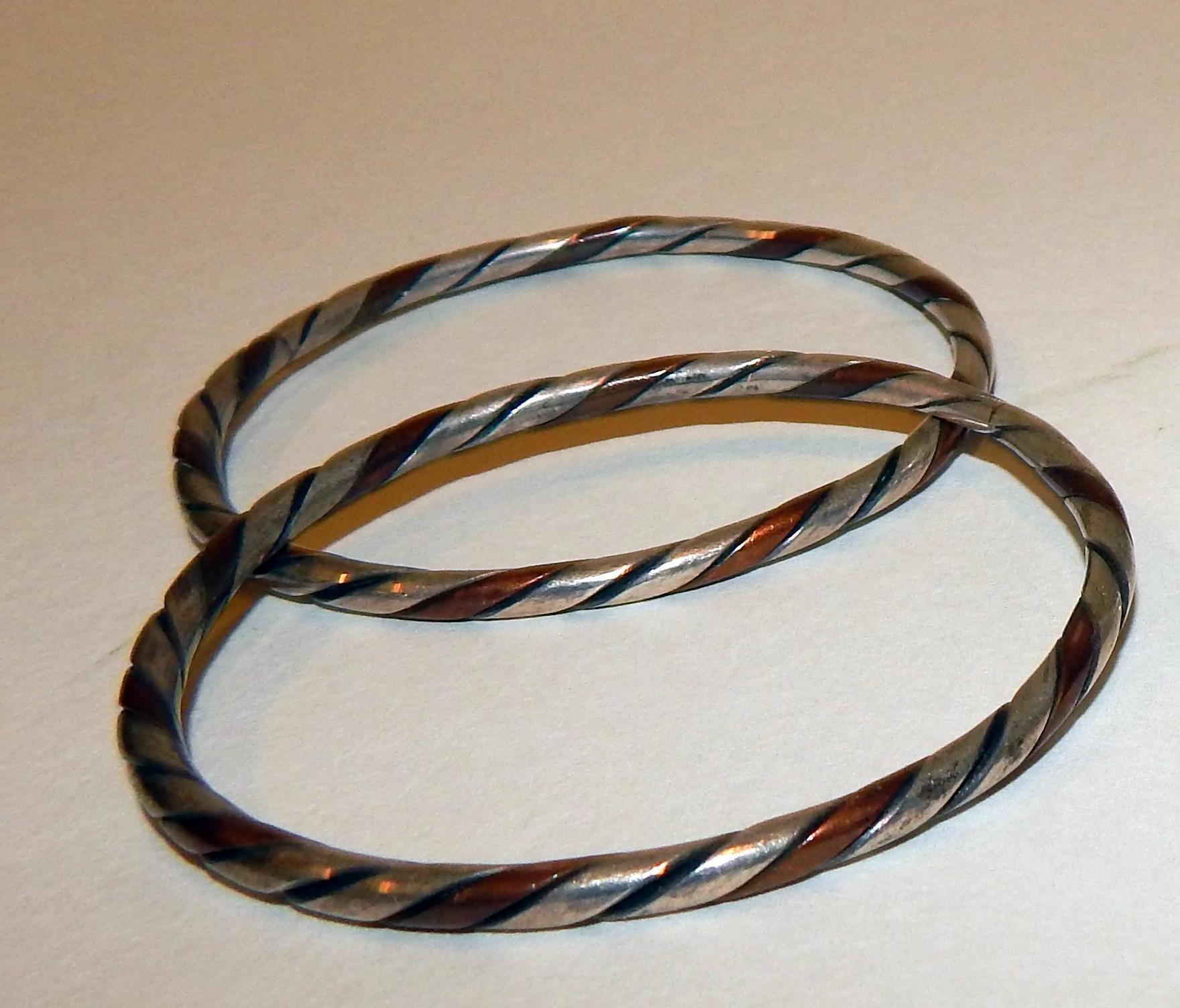William Spratling Taxco Mexican Silver and Copper Bangle Bracelet Set-Modernist In Good Condition In Phoenix, AZ