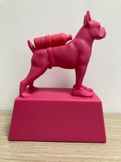 Bulldogge mit Flasche in Rosa von William Sweetlove