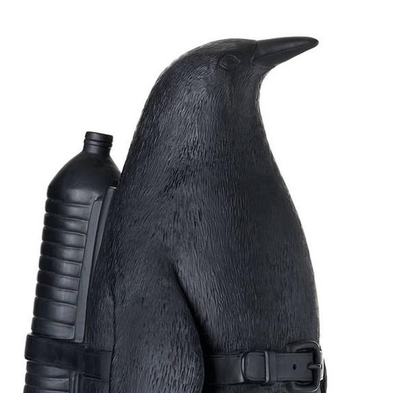 Petit pingouin clouté avec bouteille d'eau. - Noir Figurative Sculpture par William Sweetlove