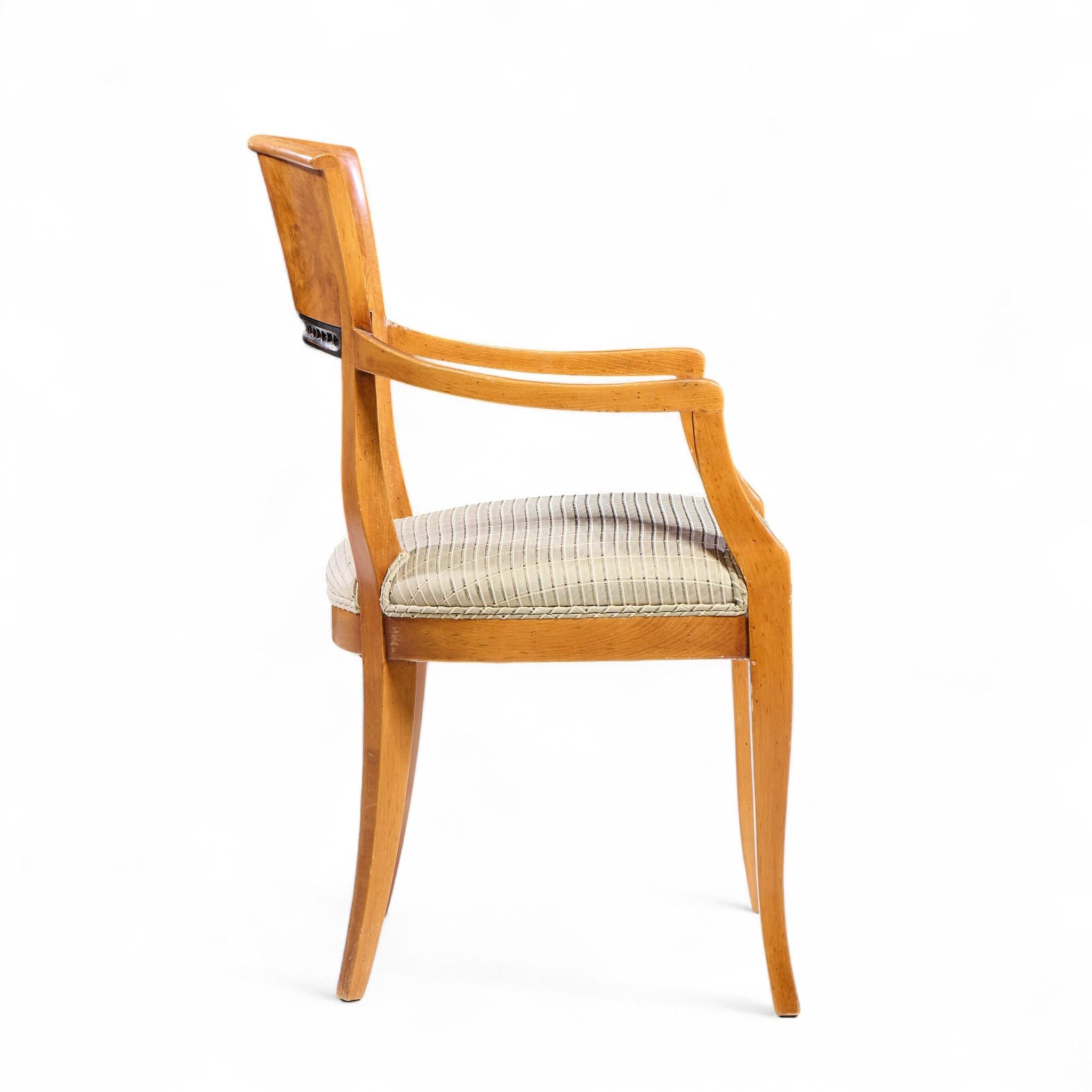 William Switzer Poltrona Biedermeier Sedie da pranzo in legno di burbio Oliver - Set di 8 in vendita 1