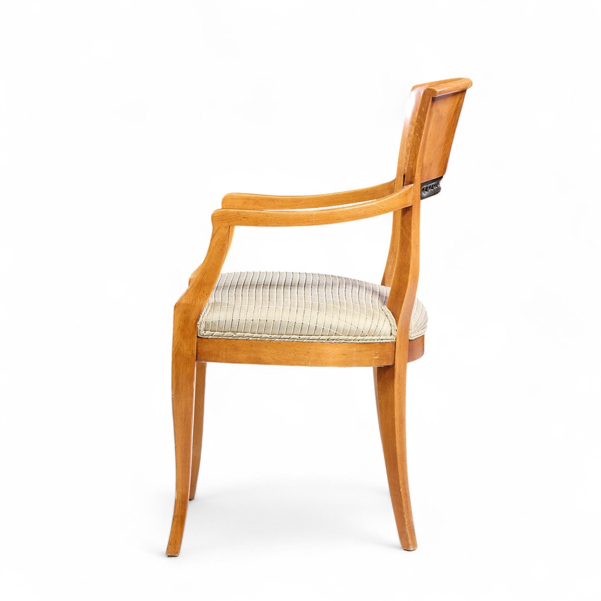 William Switzer Poltrona Biedermeier Sedie da pranzo in legno di burbio Oliver - Set di 8 in vendita 3