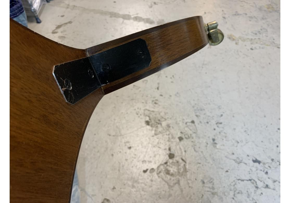 William Tillman Attributed Mahogany Circular Dining Table With Extension Leaves For Sale 10