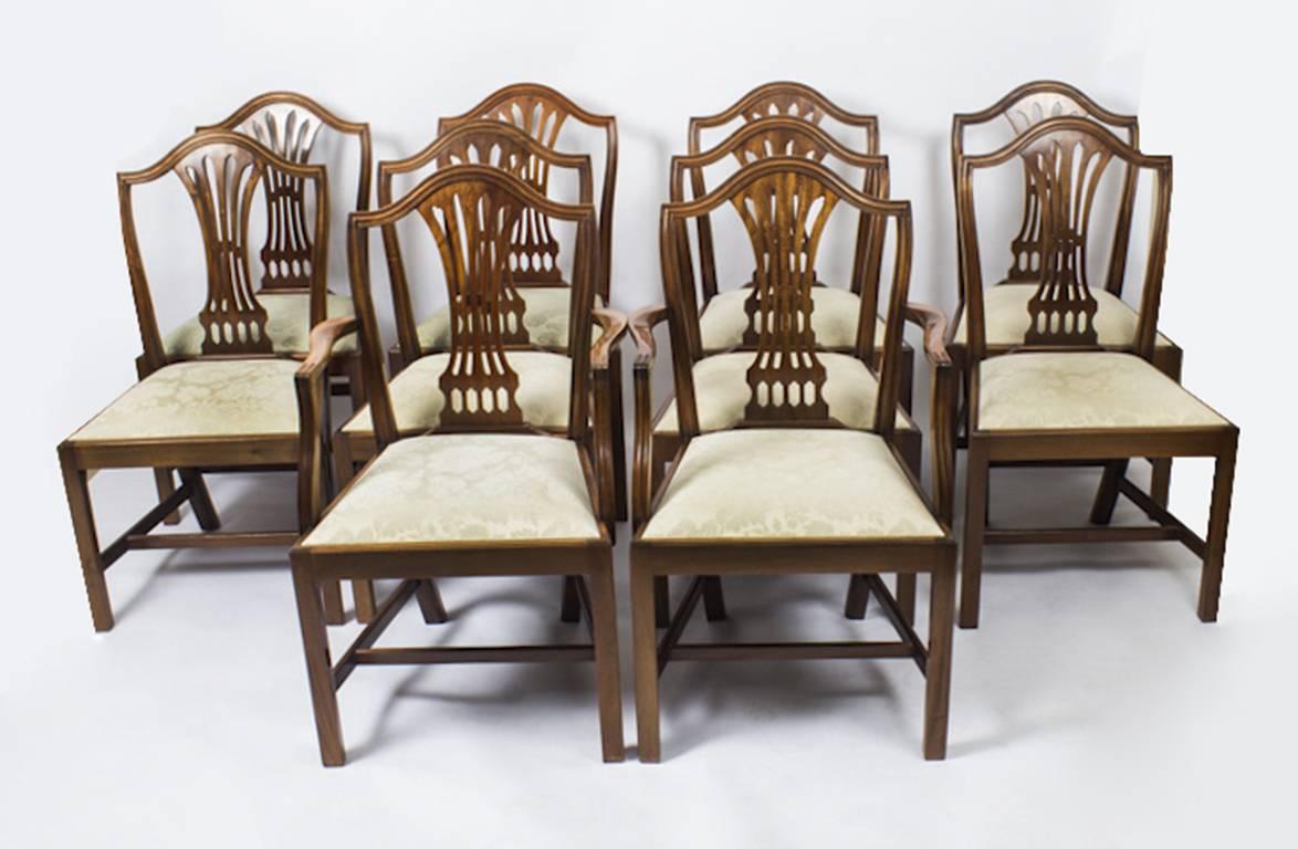 William Tillman Regency Dining Table and Ten Hepplewhite Chairs, 20th Century 7