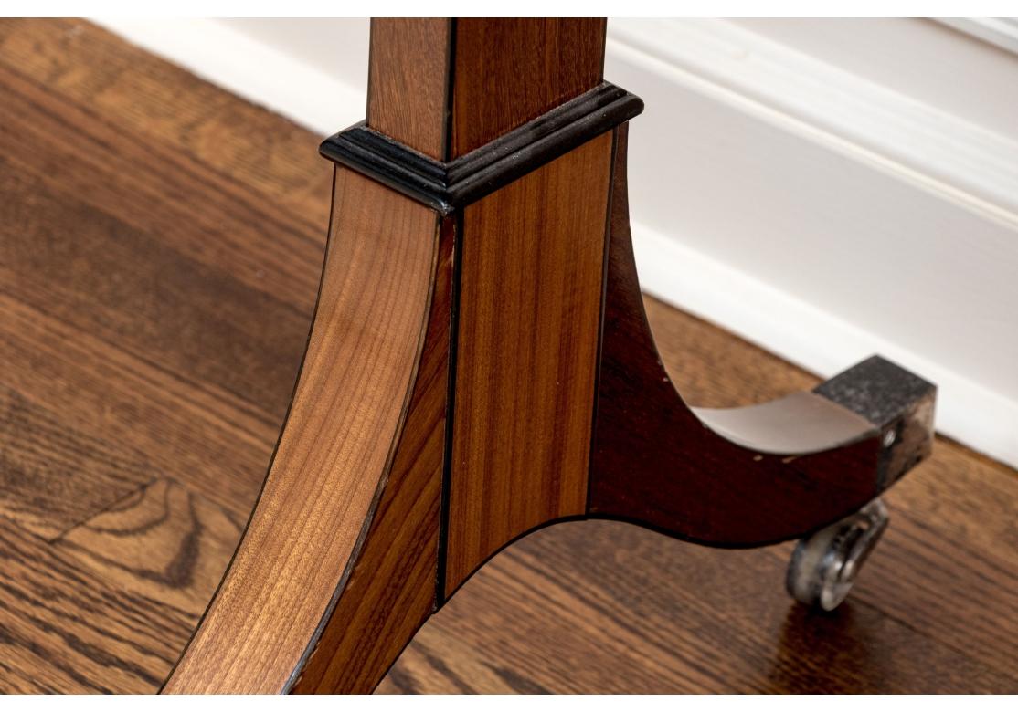 William Tillman Regency Style Mahogany And Satinwood Cross Banded Sofa Table im Angebot 4