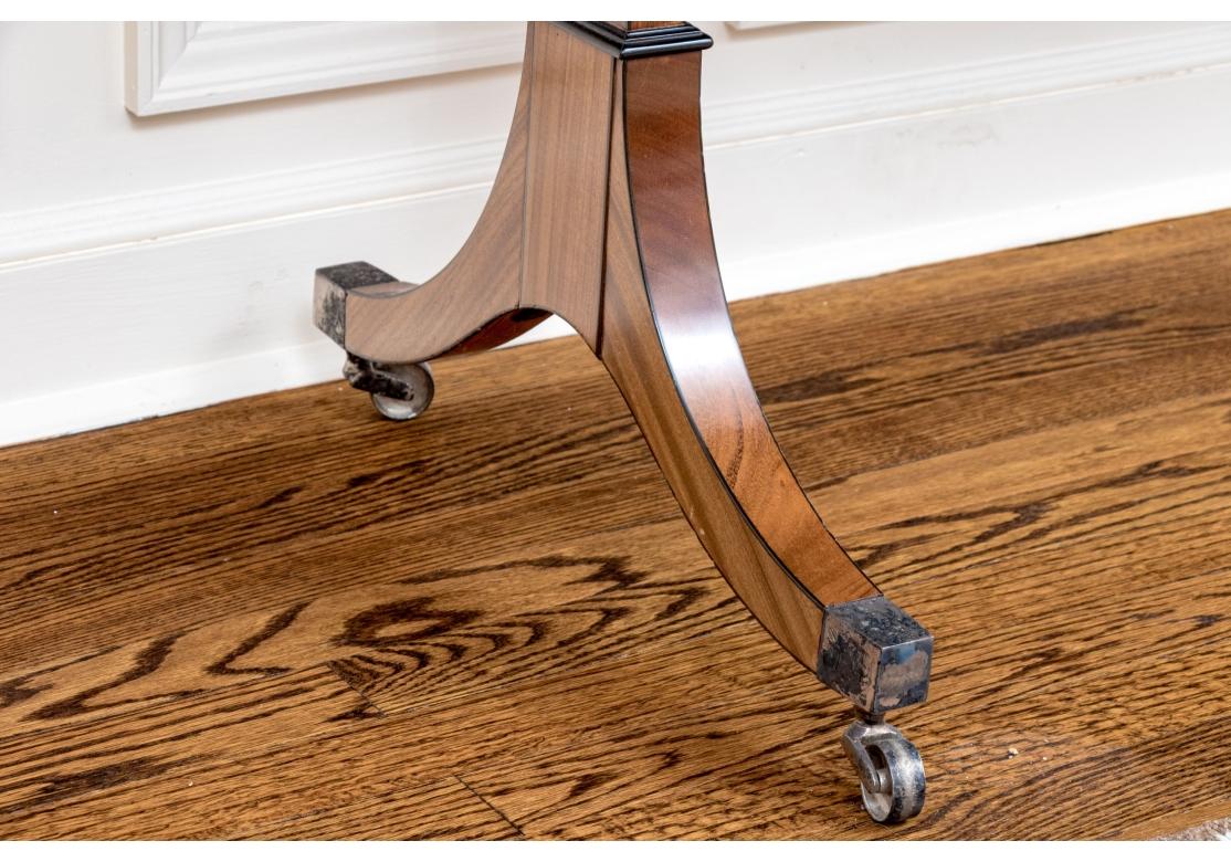 William Tillman Regency Style Mahogany And Satinwood Cross Banded Sofa Table im Angebot 7