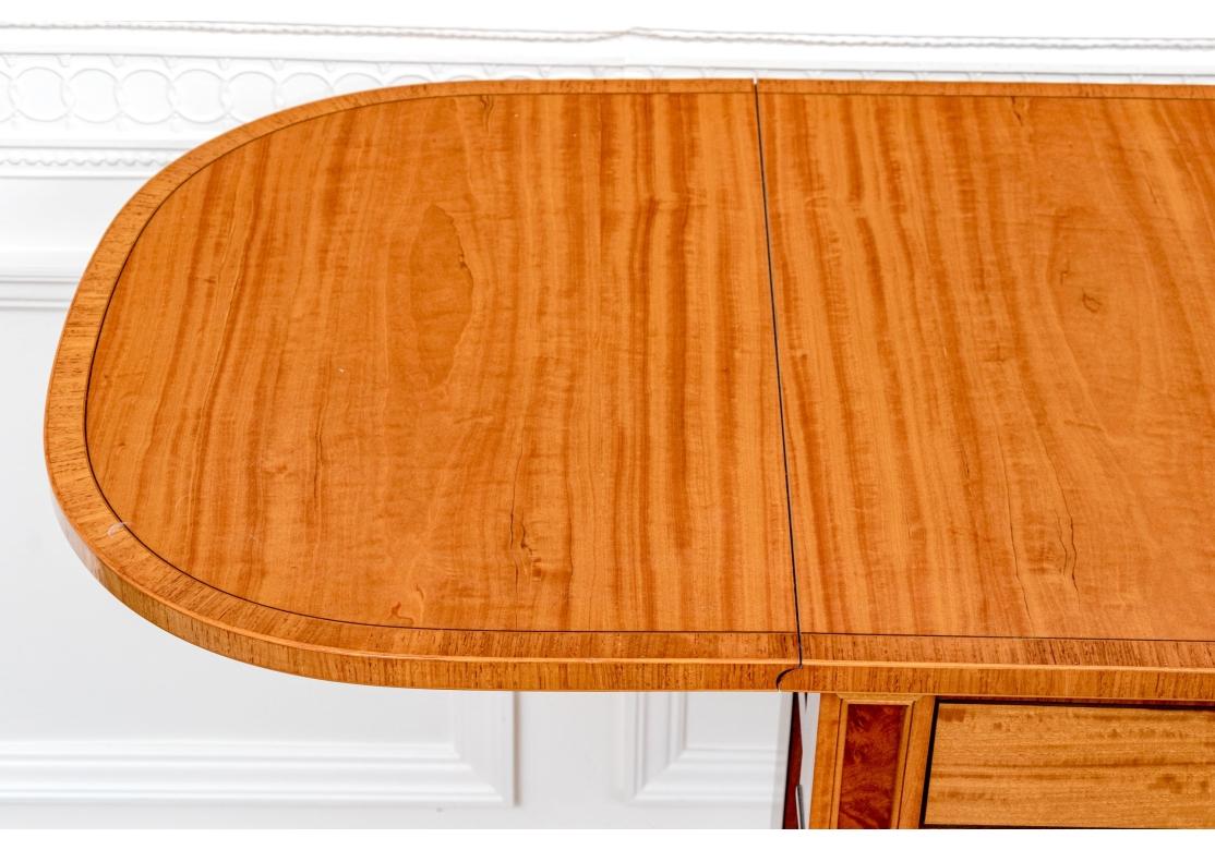 William Tillman Regency Style Mahogany And Satinwood Cross Banded Sofa Table (Versilberung) im Angebot