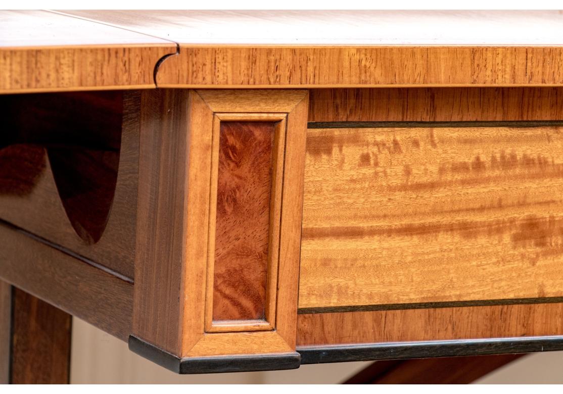 William Tillman Regency Style Mahogany And Satinwood Cross Banded Sofa Table im Angebot 1