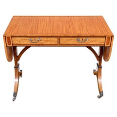 Table de canapé à bandes croisées en acajou et satiné de style Regency de William Tillman