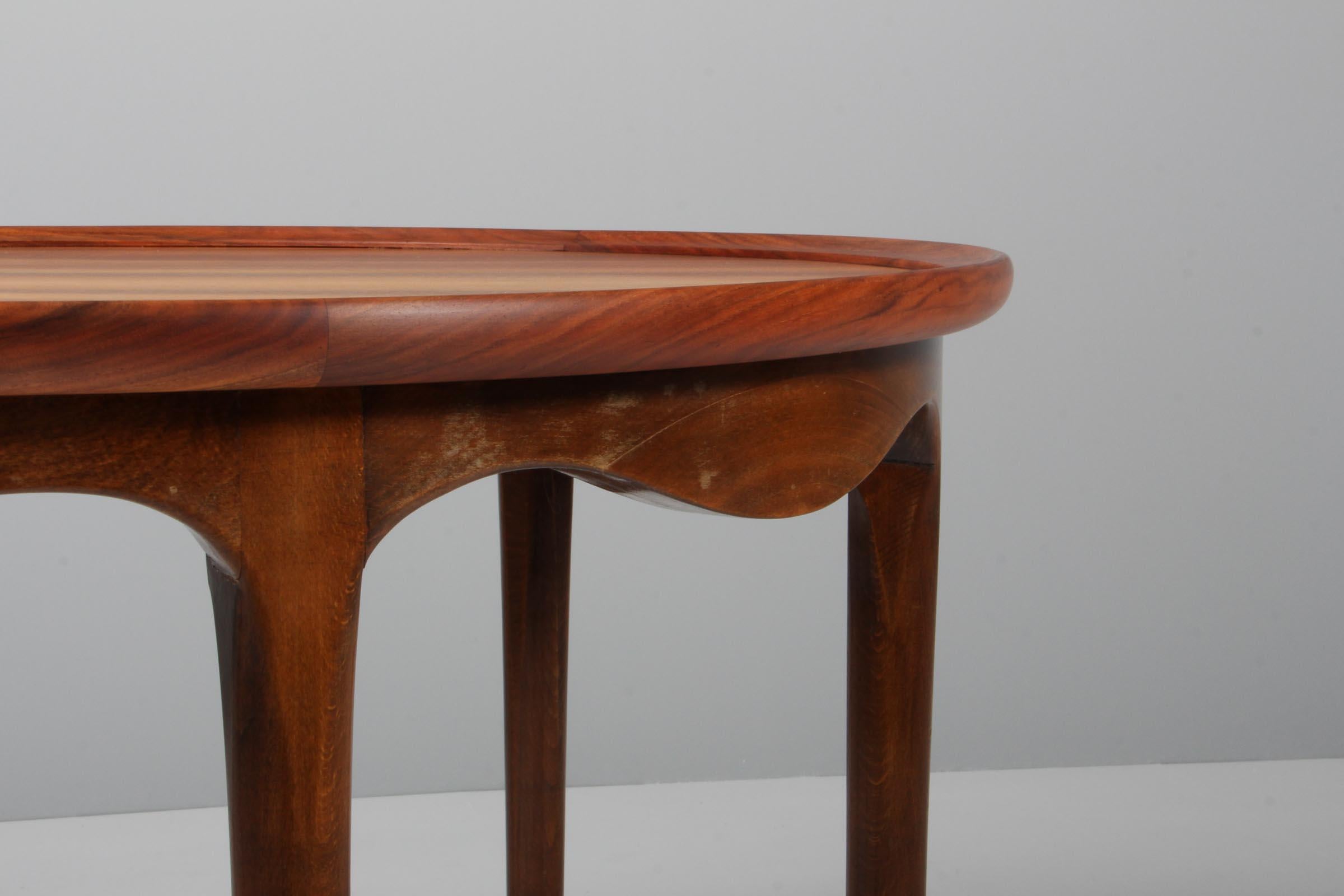 William Watting Coffee Table in Nutwood, 1950s, Brass Details In Good Condition In Esbjerg, DK