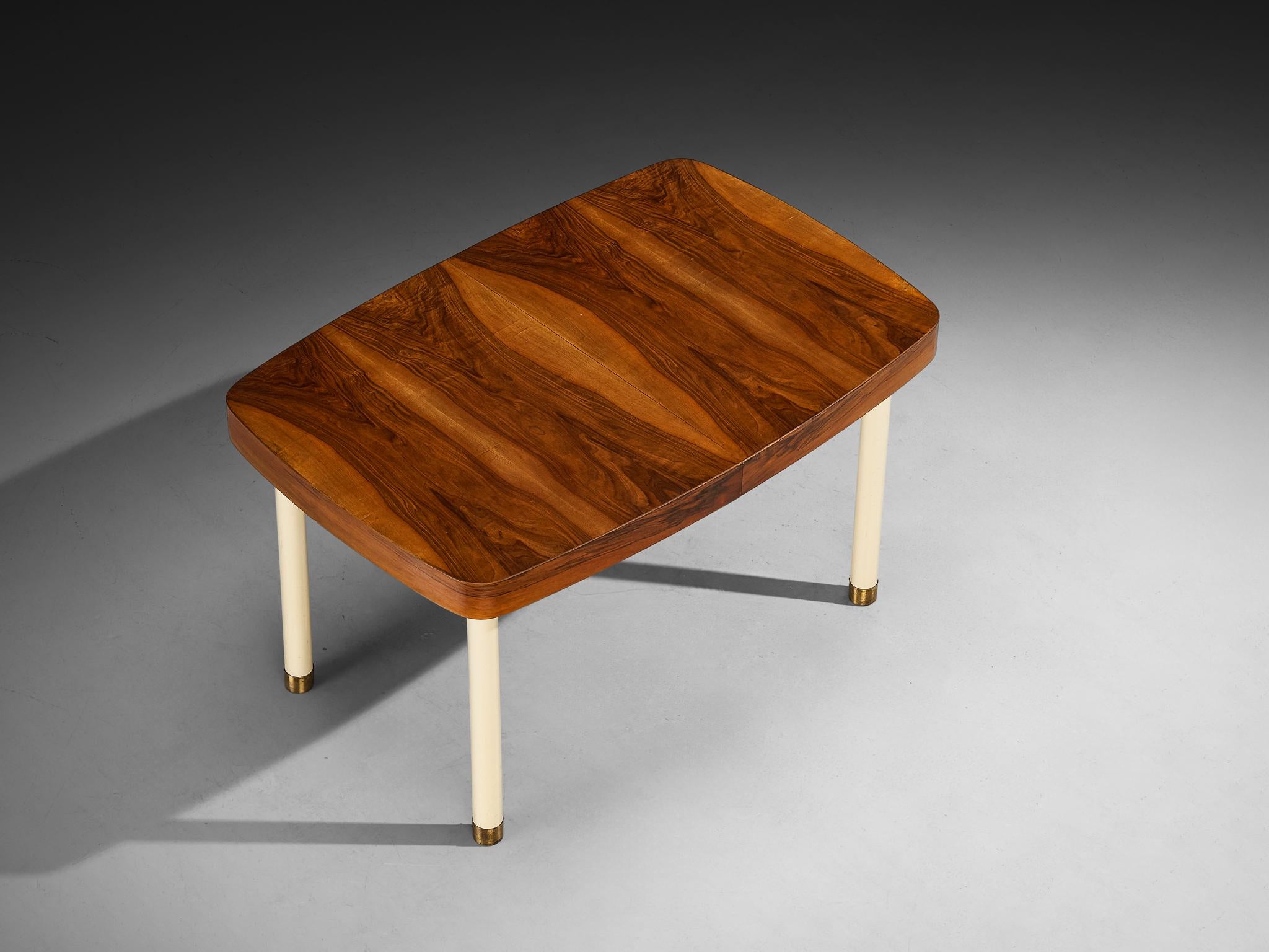 William Watting, table de salle à manger, noyer, pin, laiton, bois laqué, Europe, années 1940

Cette table de salle à manger exquise, conçue par William Watting, est une pièce rare et élégante des années 1940. Fabriquée en Europe, elle se