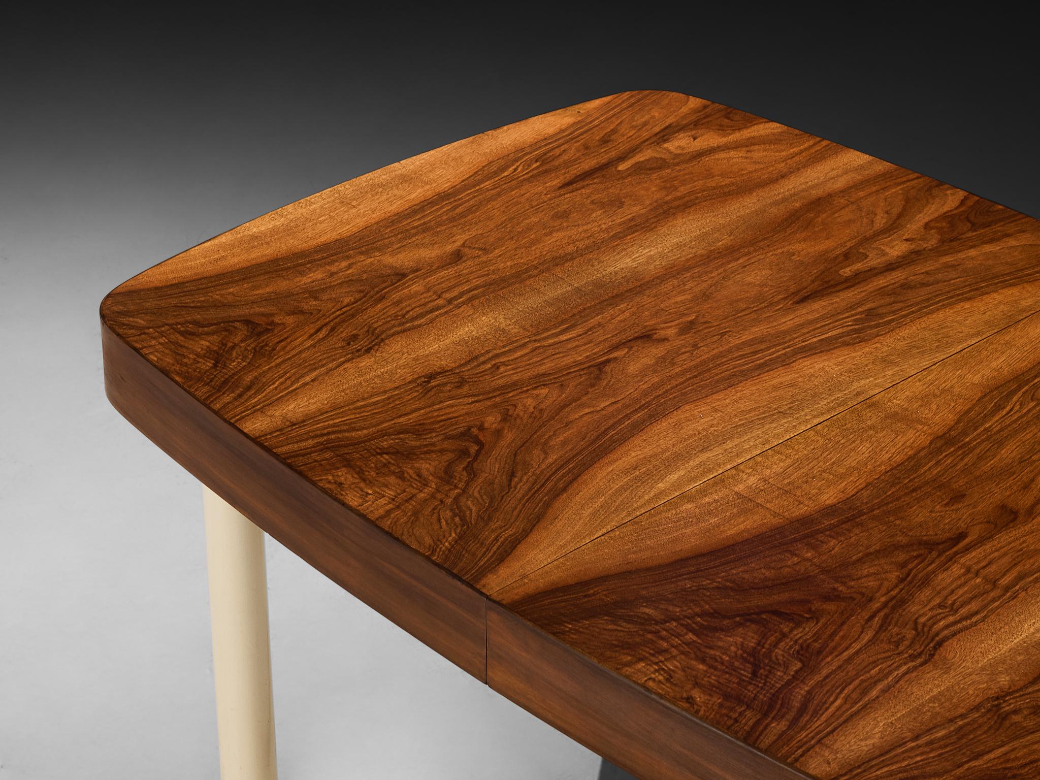 Européen Table de salle à manger en noyer William Watting en vente