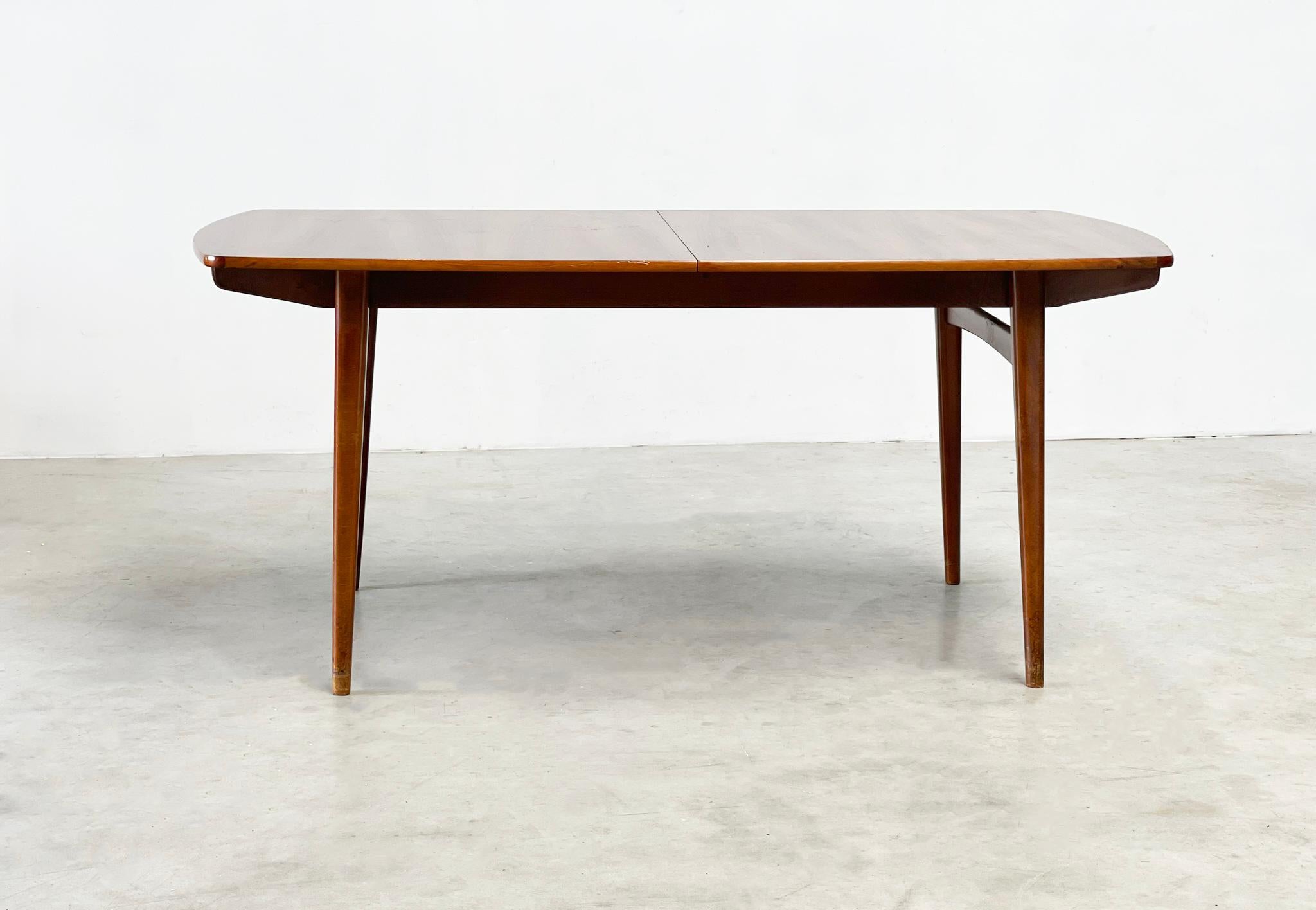 Late 20th Century William Watting for Fristho extendable dining table For Sale
