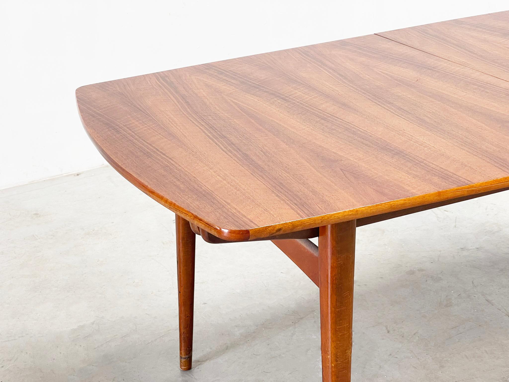 Teak William Watting for Fristho extendable dining table For Sale