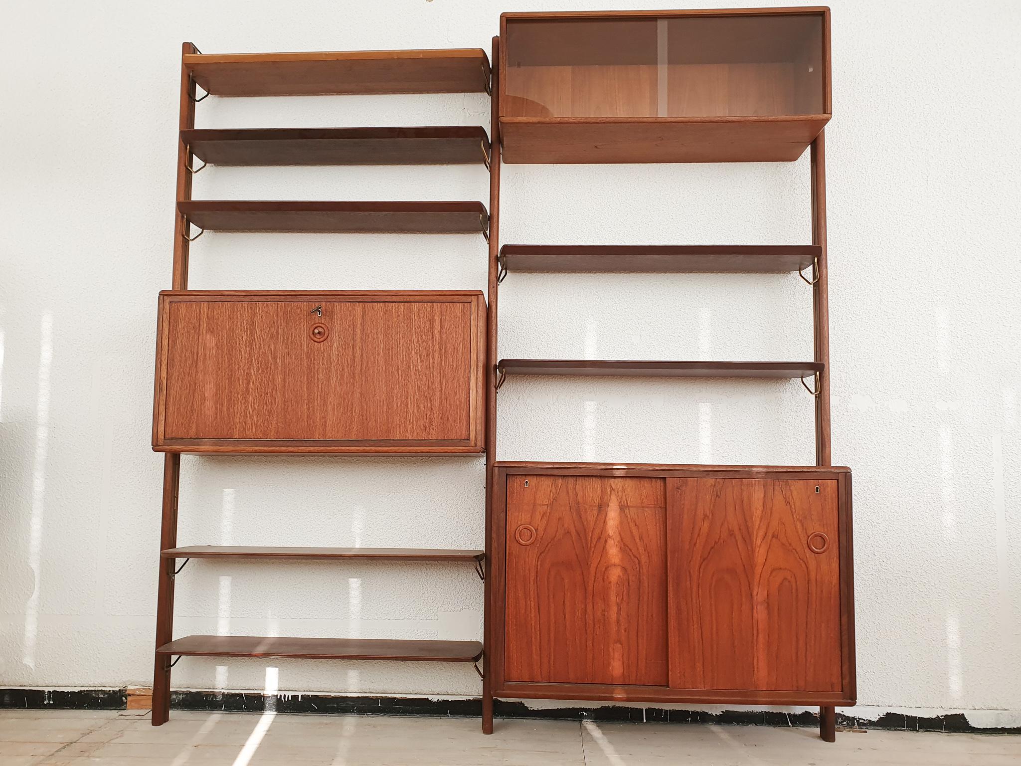 Dutch William Watting for Fristho Wall Unit, the Netherlands 1950's For Sale