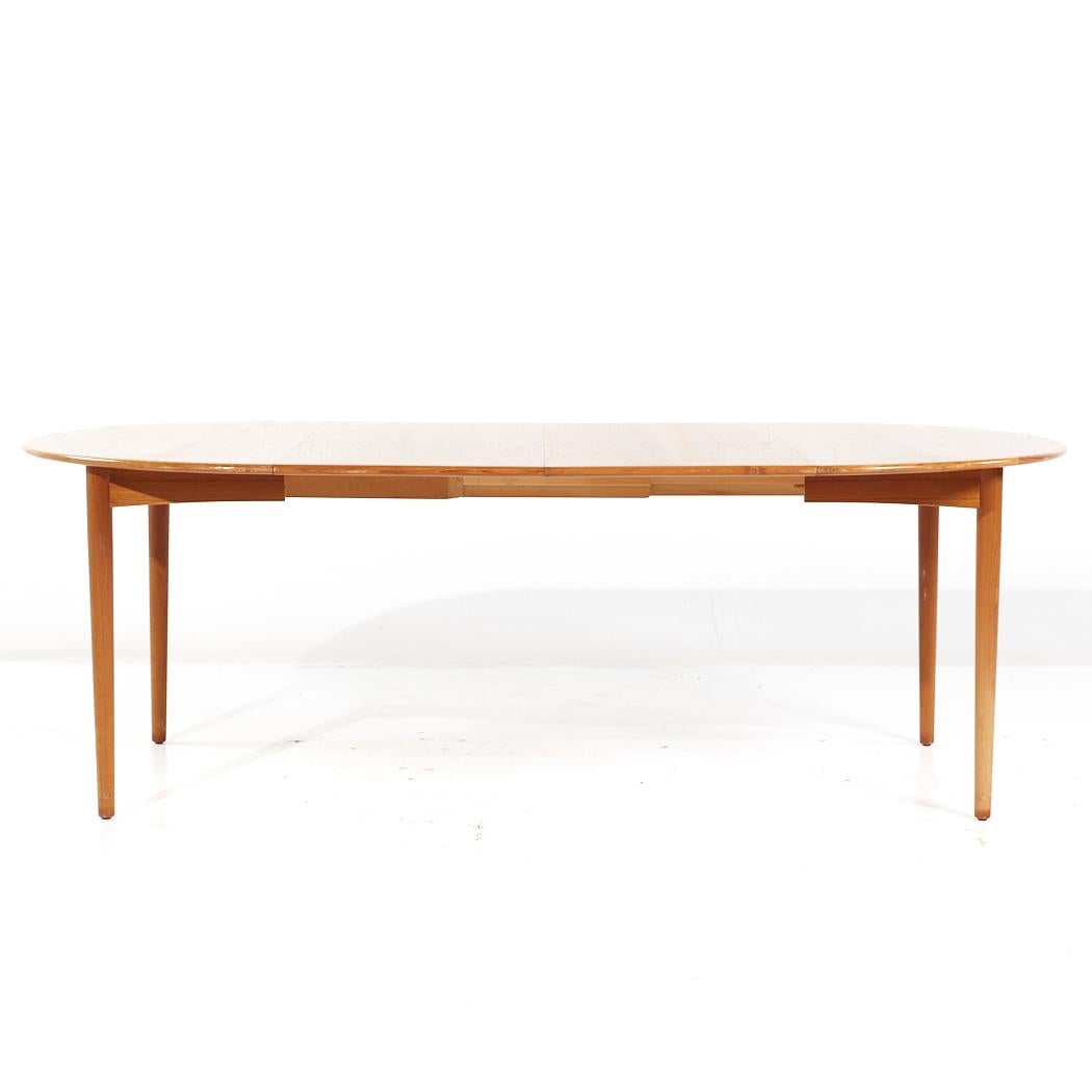 William Watting Style MCM Danish Teak Expanding Dining Table with 2 Leaves For Sale 6