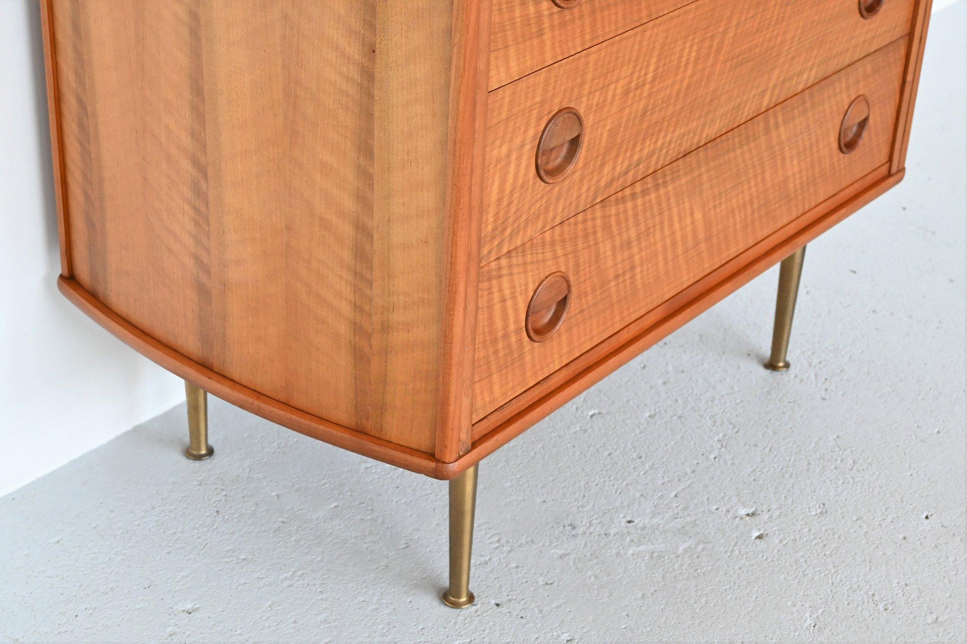 William Watting Walnut Chest of Drawers Fristho Franeker The Netherlands, 1960 In Good Condition In Etten-Leur, NL