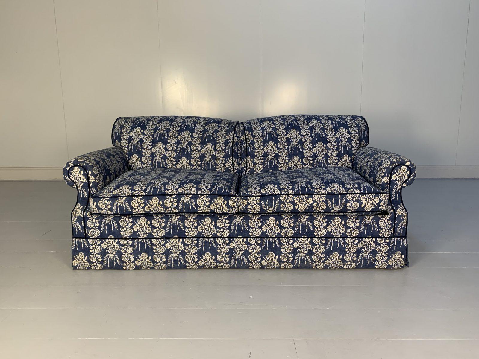 This is a superb William Yeoward “Percy” 2.5-Seat Sofa Bed, dressed in an unashamedly-classical, floral-motif woven-linen fabric in French-Blue and White.

In a world of temporary pleasures, William Yeoward create beautiful furniture built to last