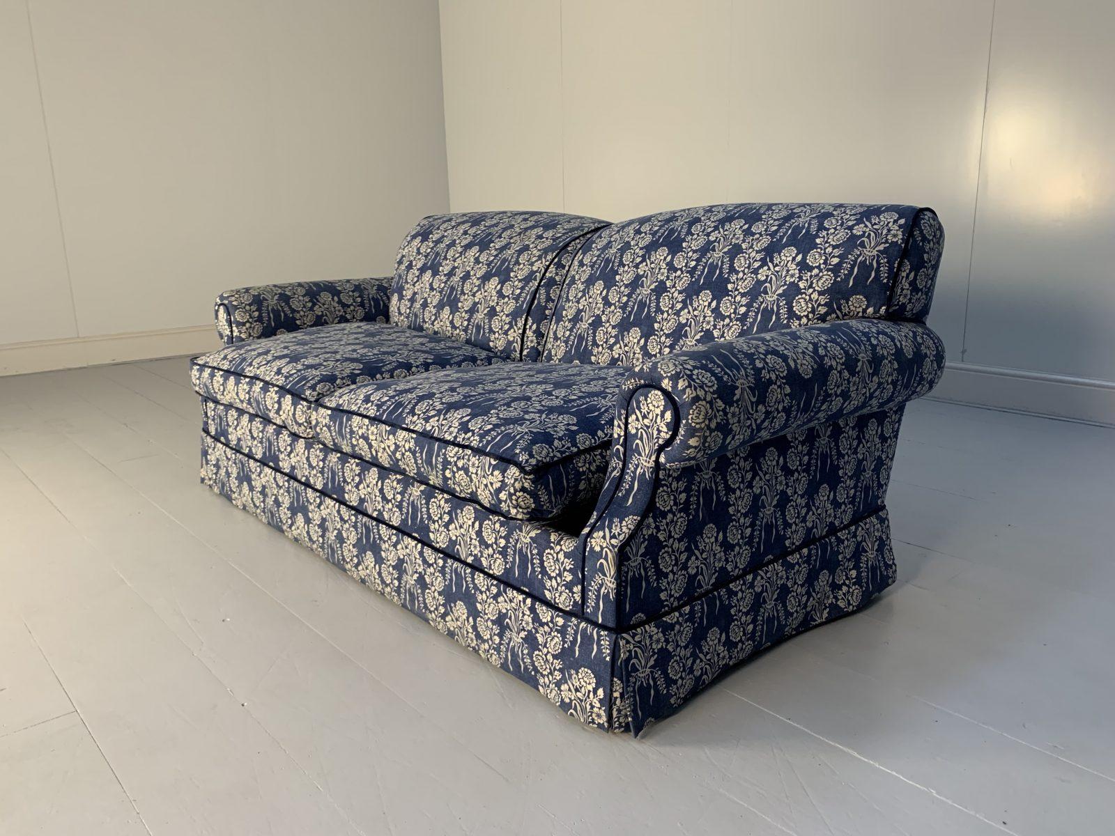 William Yeoward “Percy” 2.5-Seat Sofa Bed in Blue Patterned Fabric In Good Condition In Barrowford, GB