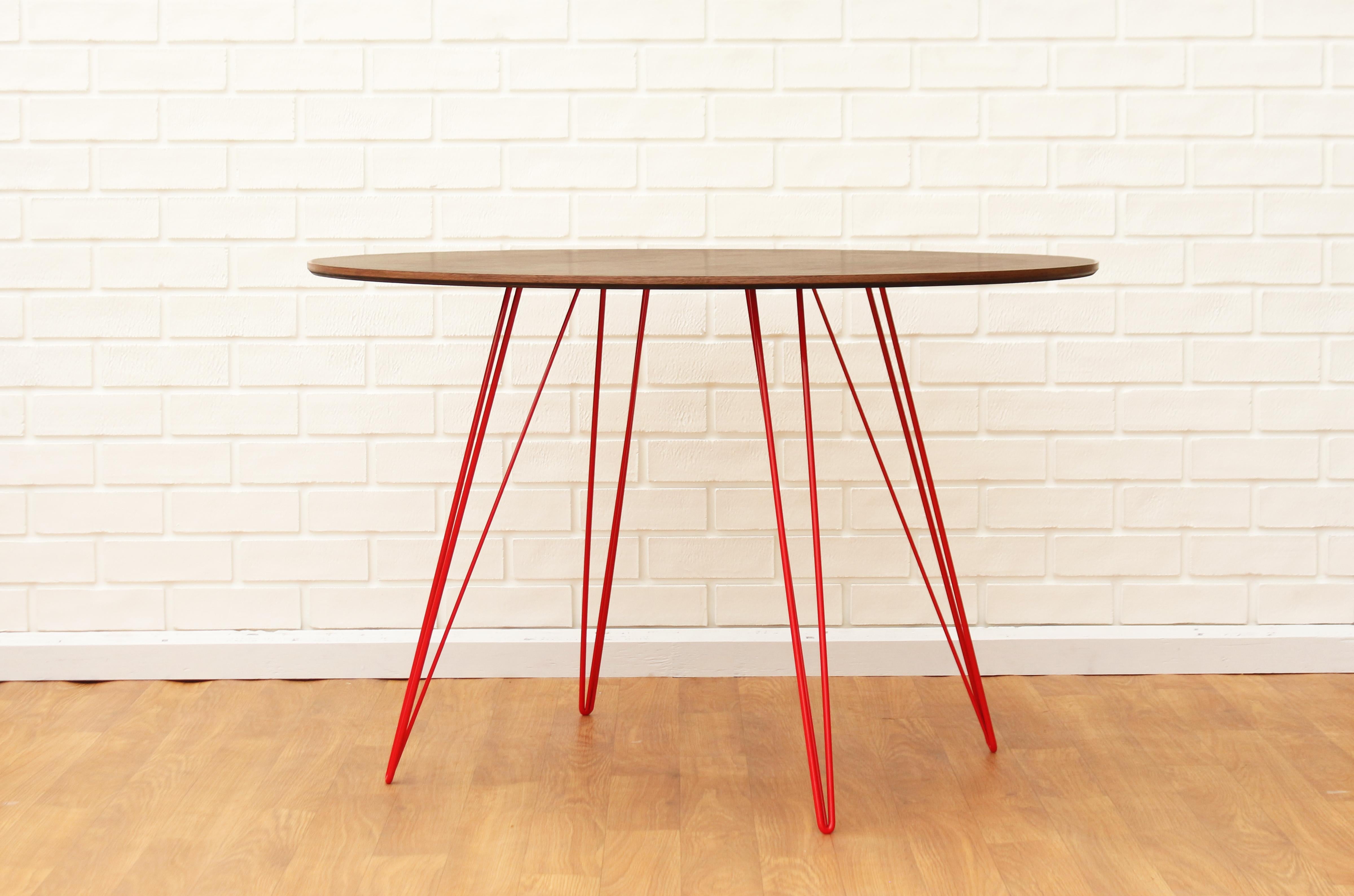 Mid-Century Modern Williams Hairpin Dining Oval Table Walnut Red For Sale