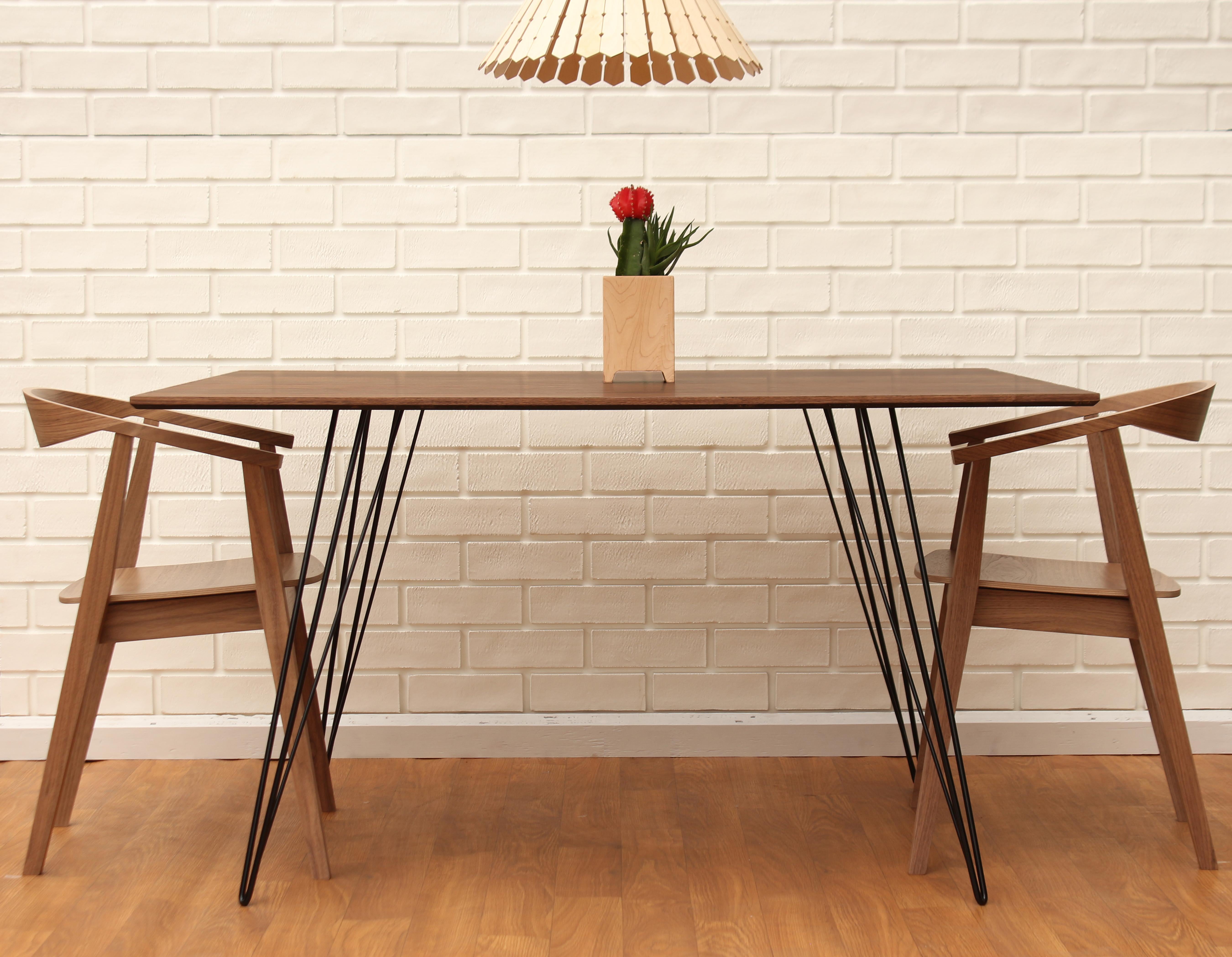 Américain Table rectangulaire de salle à manger à épingle à cheveux Williams en noyer noir en vente