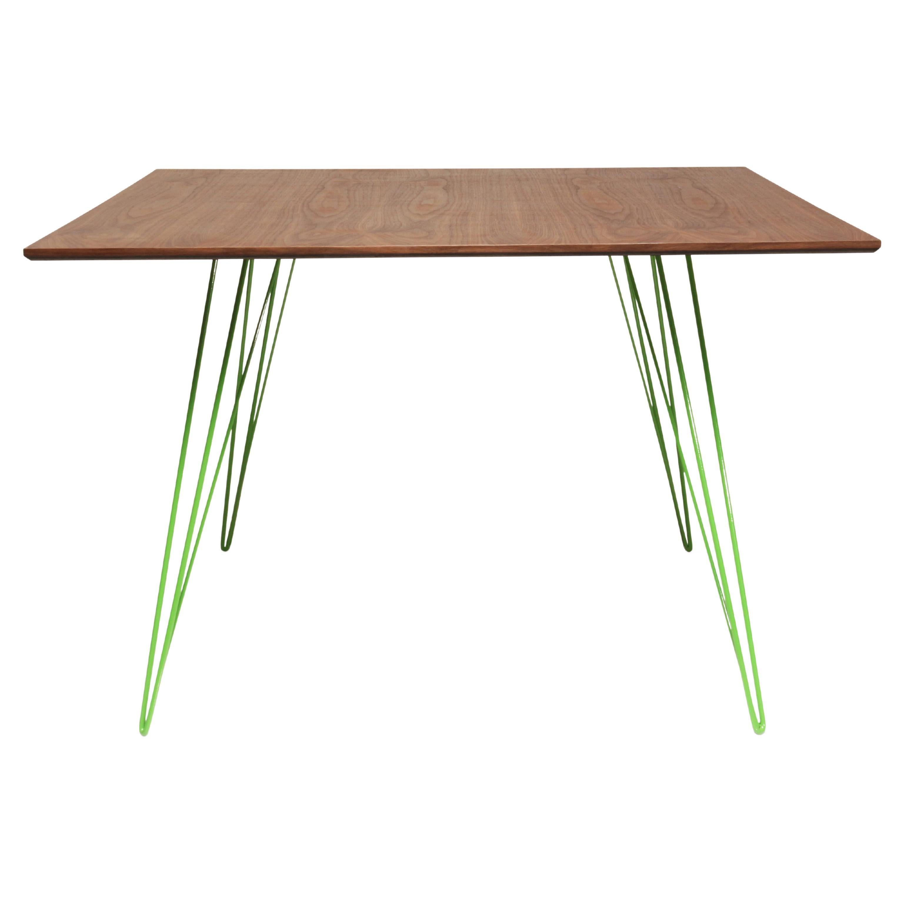 Table carrée de salle à manger à épingle à cheveux Williams en noyer vert