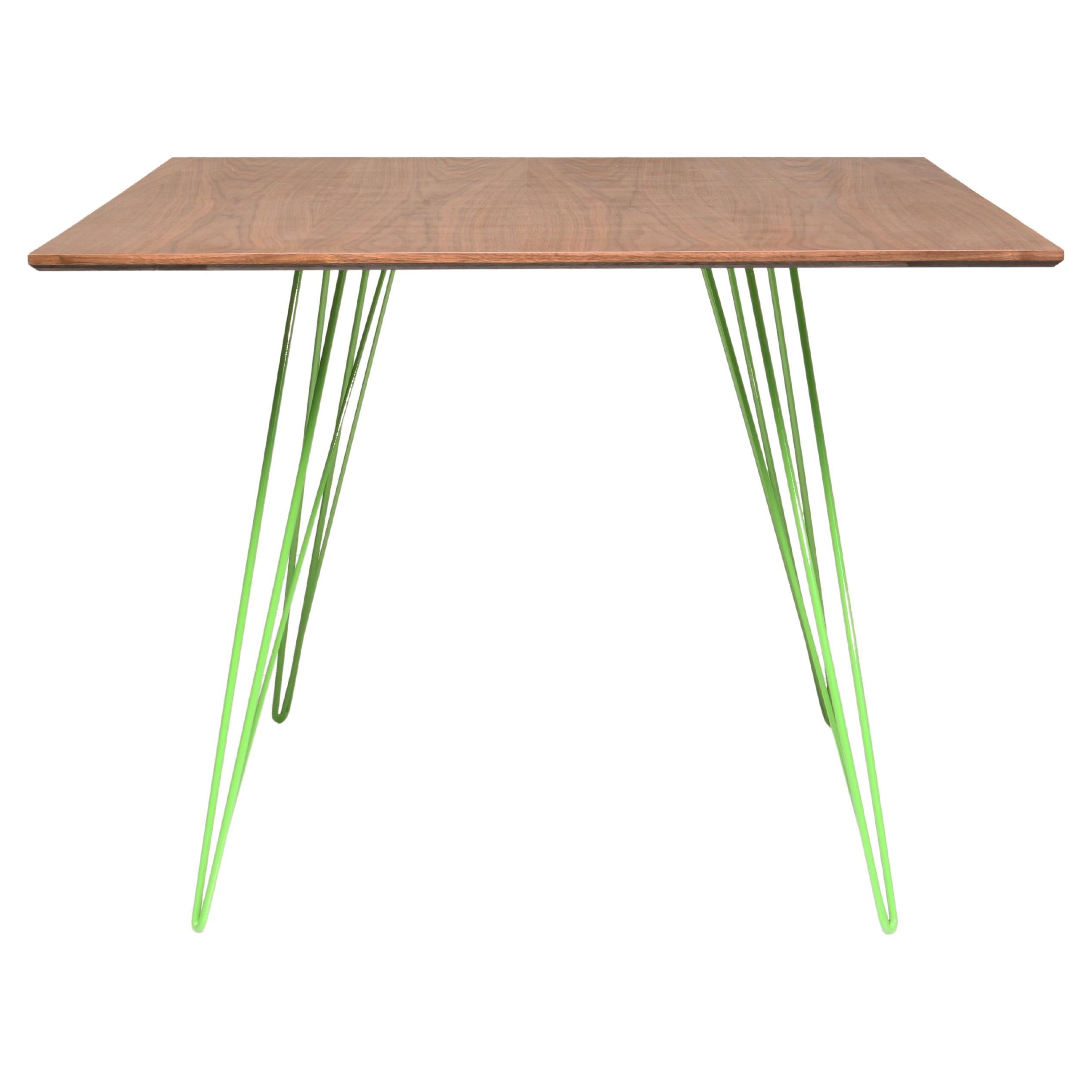 Table carrée de salle à manger à épingle à cheveux Williams en noyer vert