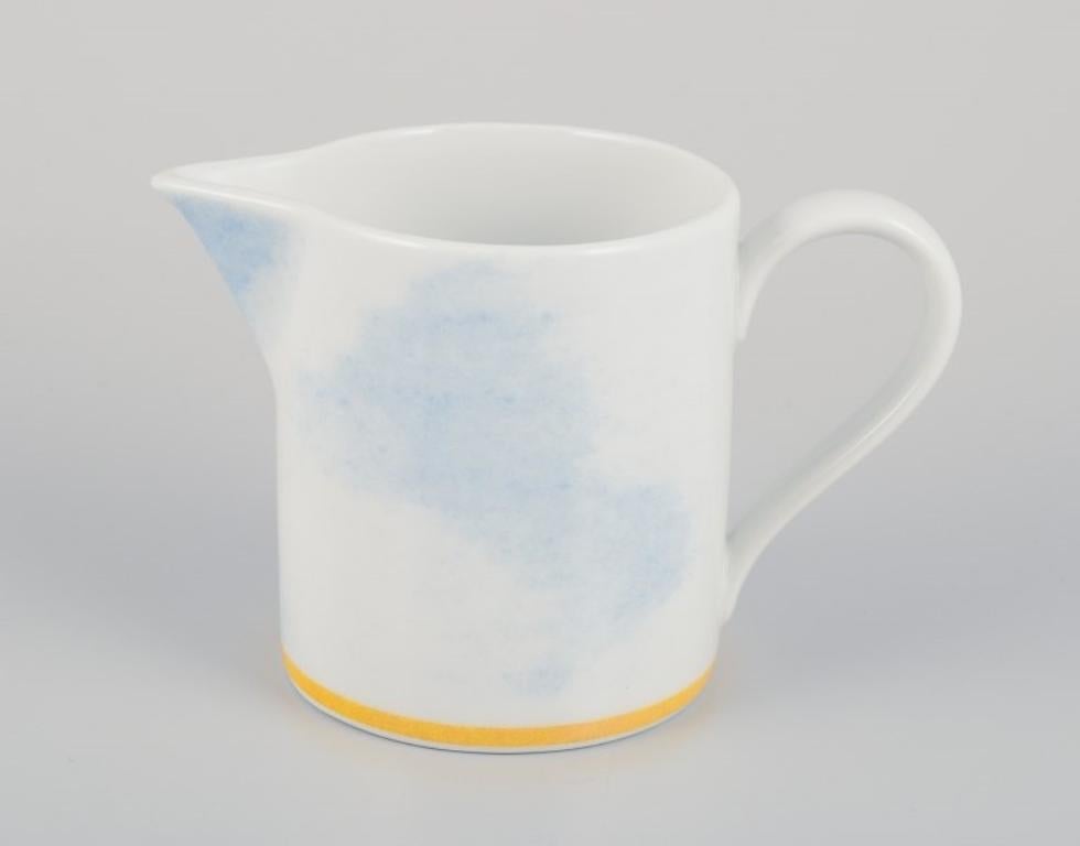 Williams-Sonoma Fine Porcelain. A five-person Montgolfiére coffee set For Sale 1