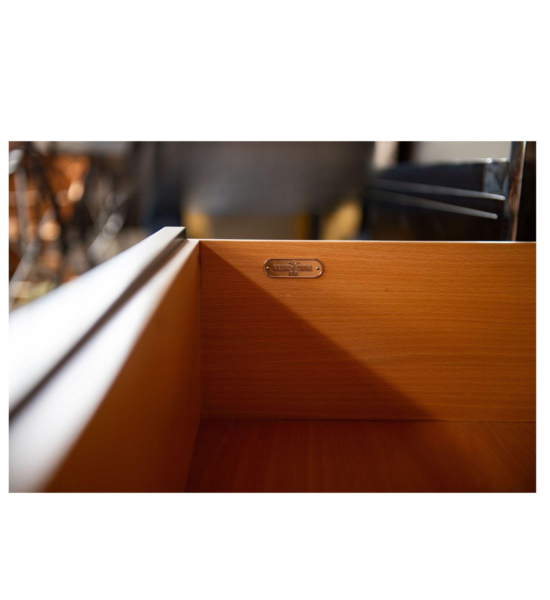 Williams Sonoma Home Schwarz lackierte Bücherregale mit Nickel-Beschlägen im Angebot 2