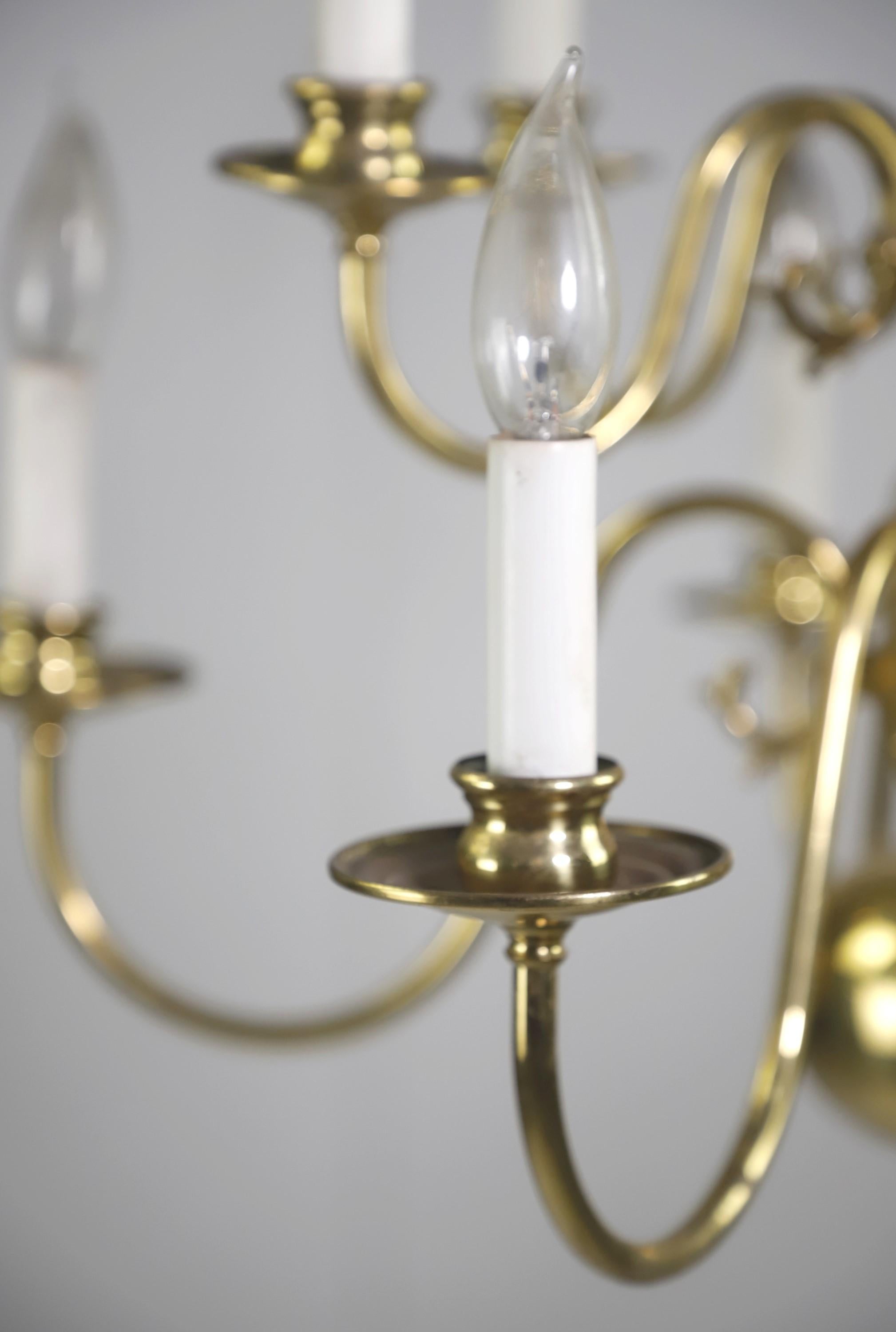 Williamsburg 2 Tier 10 Candelabra Light Brass Chandelier In Good Condition In New York, NY