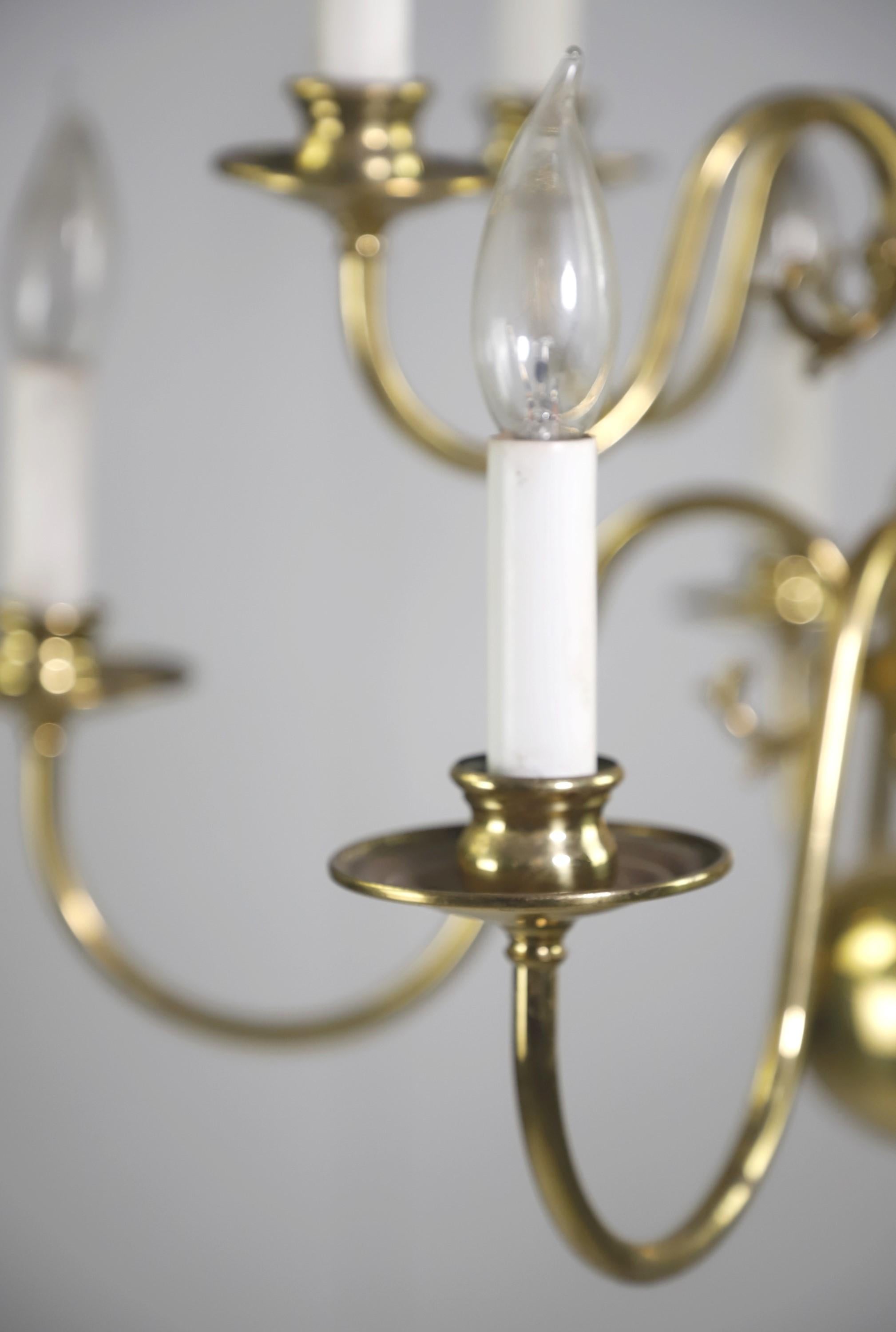 Williamsburg 2 Tier 10 Candelabra Light Brass Chandelier  In Good Condition For Sale In New York, NY