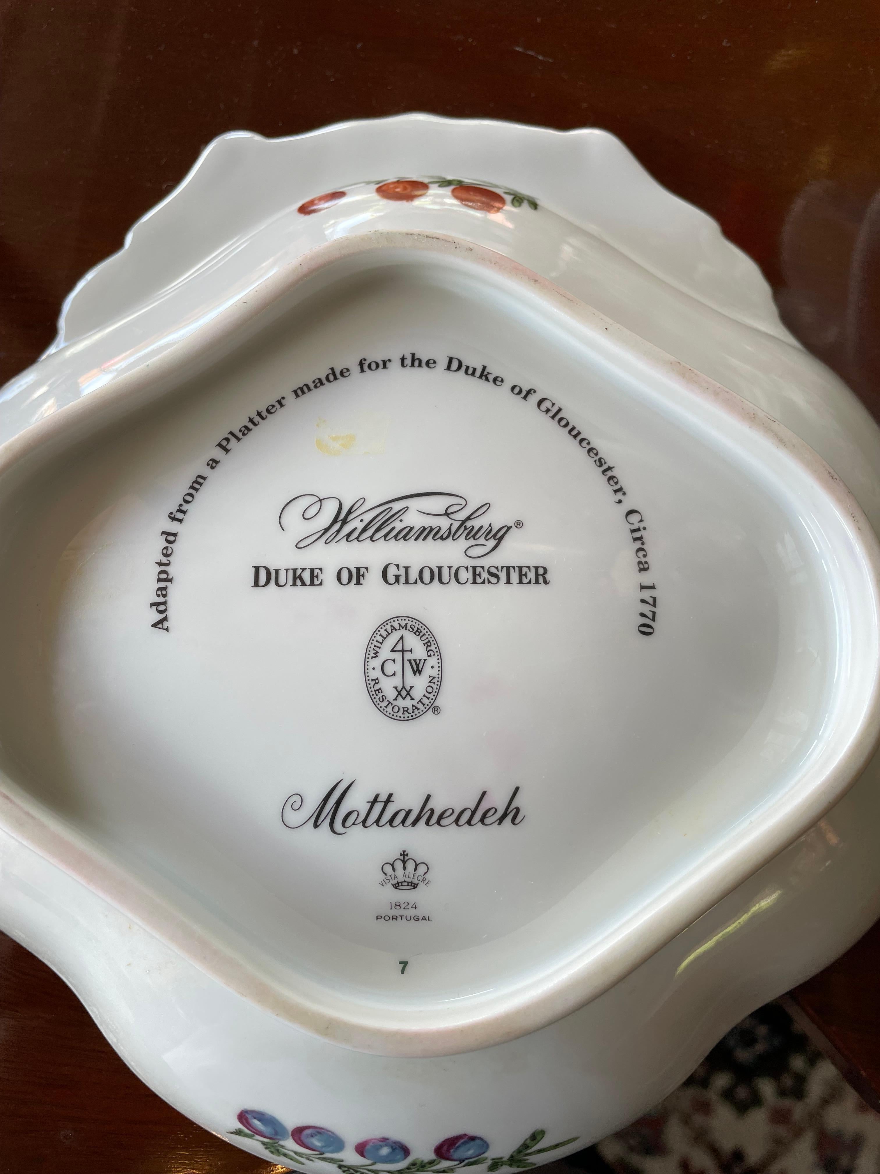 Set di piatti Mottahedeh di Williamsburg Duke of Gloucester In condizioni buone in vendita a Greer, SC