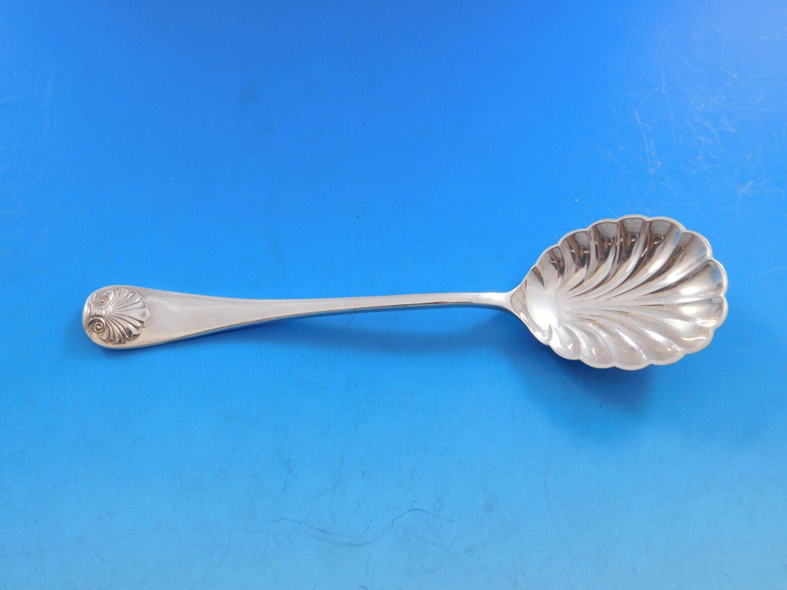 Service de couverts en argent sterling Williamsburg Shell par Stieff, 64 pièces en vente 4