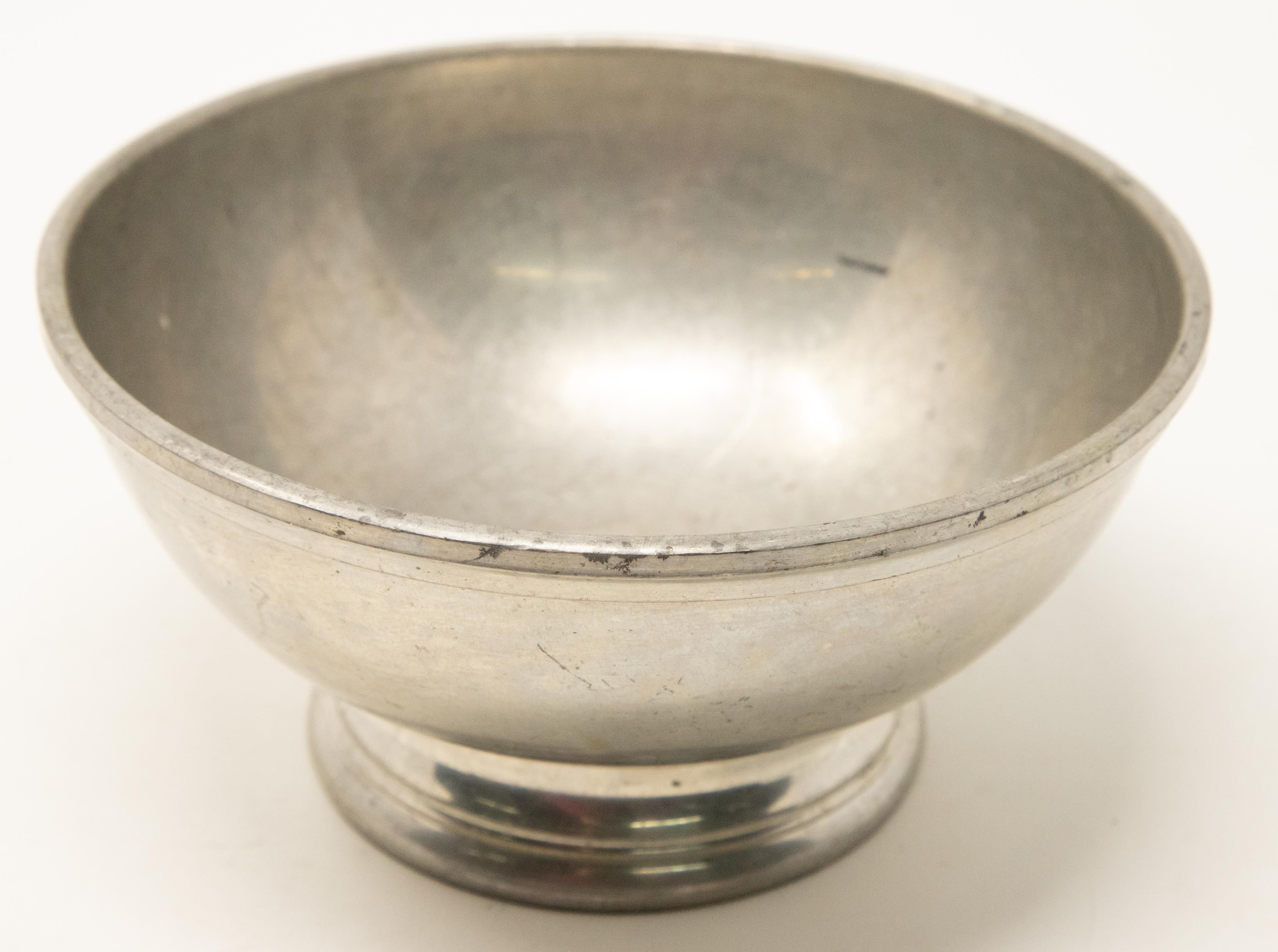 Williamsburg Stieff Pewter Bowl In Fair Condition For Sale In Cookeville, TN