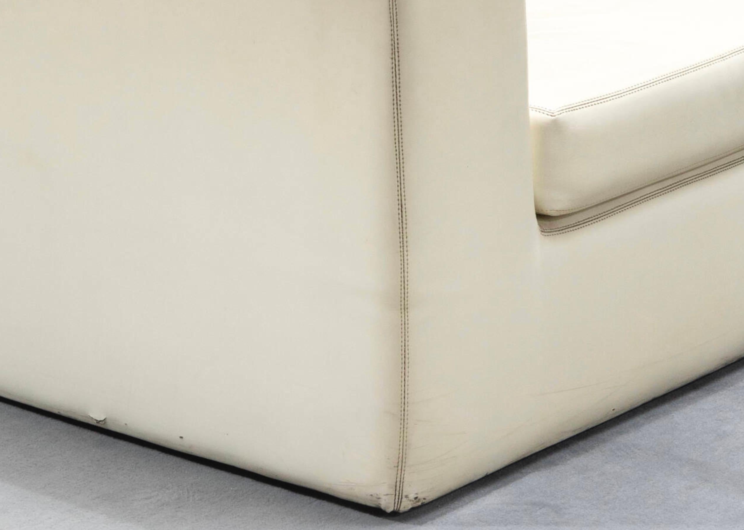 Plastic Willie Landels, Armchair mod. Throw Away, prod. Zanotta 1965 For Sale