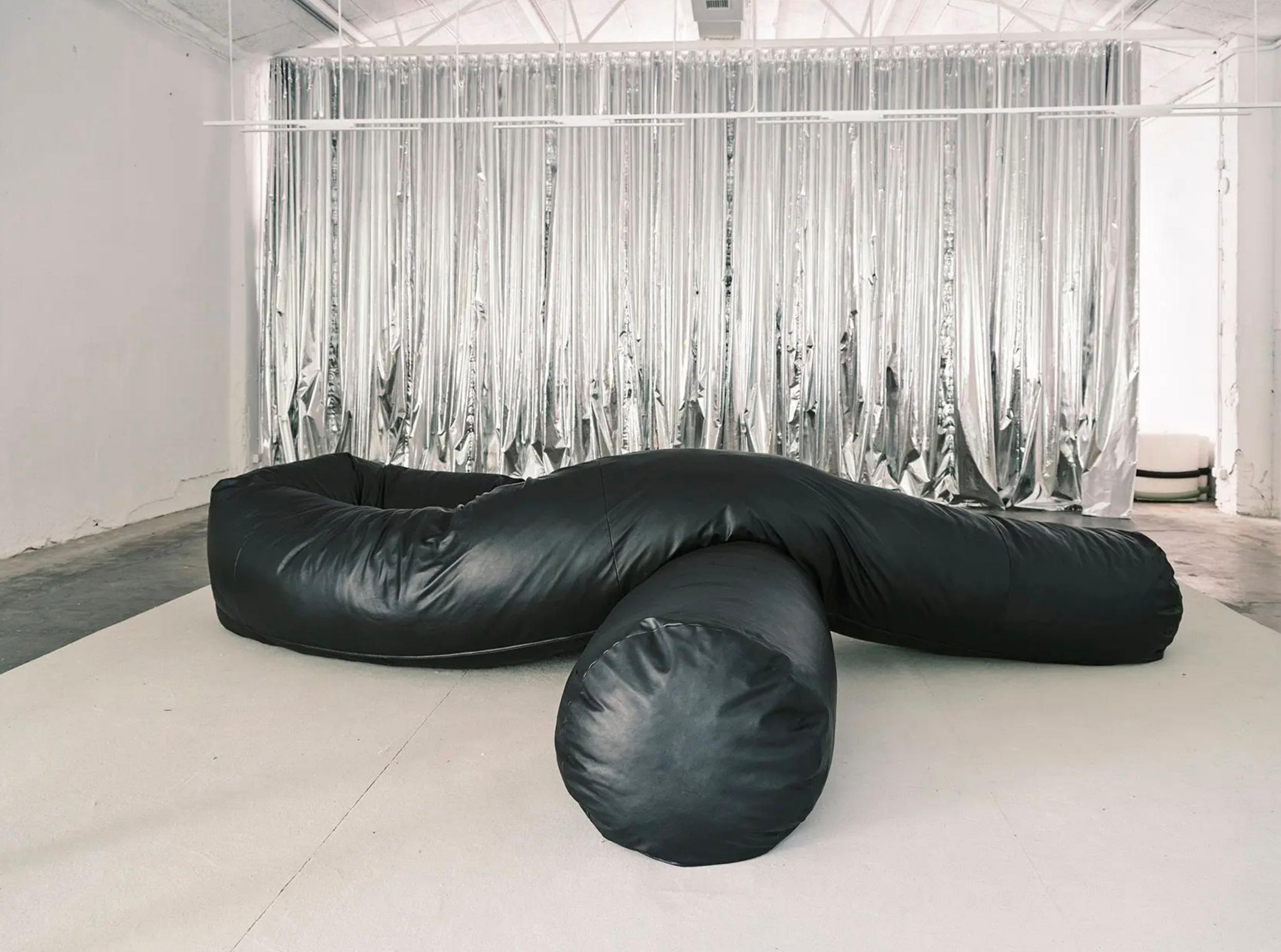 Willo Perron Sausage Sofa für Bd Barcelona (Spanisch) im Angebot
