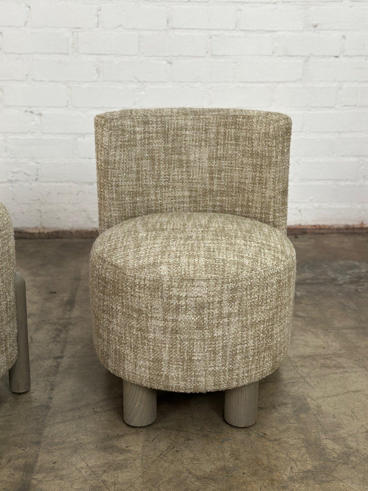 Willoughby Style Stools - Set Of Three For Sale 5